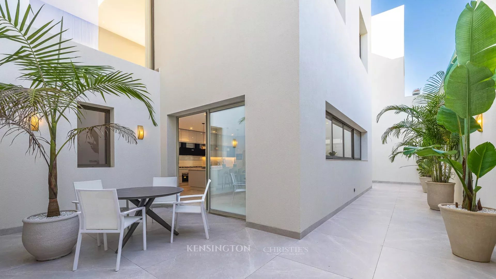 8 Bedroom Villa/Townhouse's Image 35