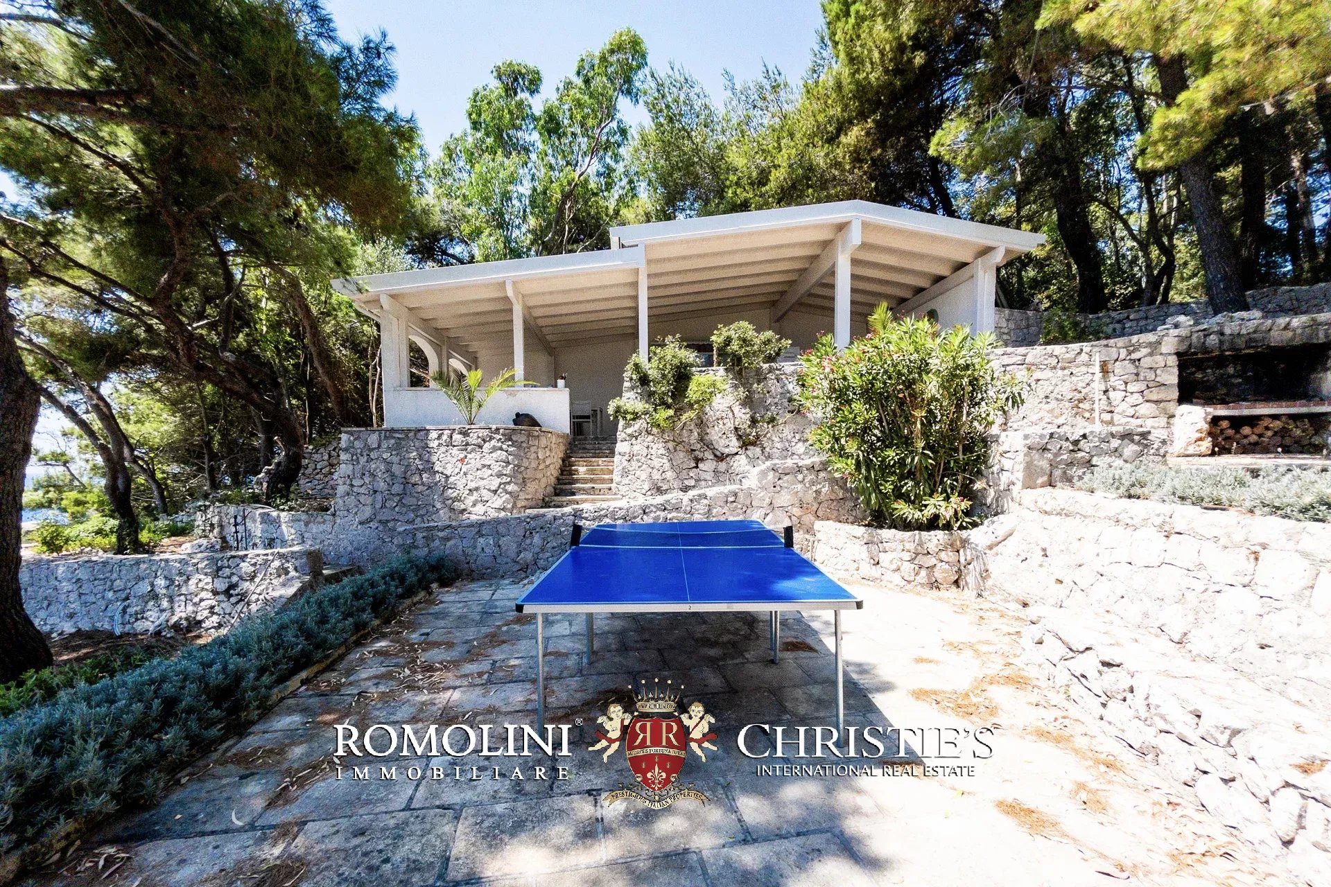 7 Bedroom Villa/Townhouse's Image 7
