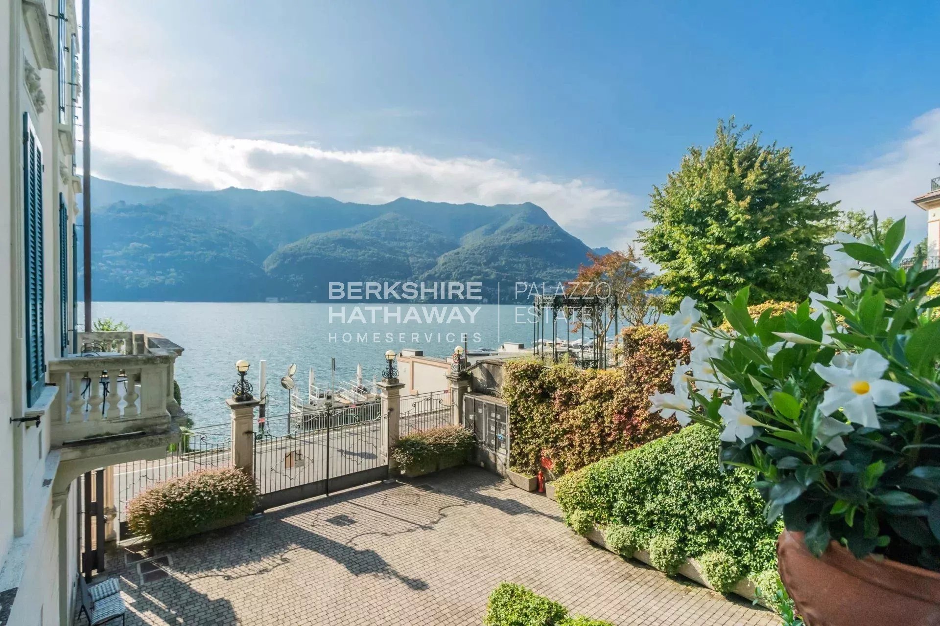 Apartment in Carate Urio - view 1