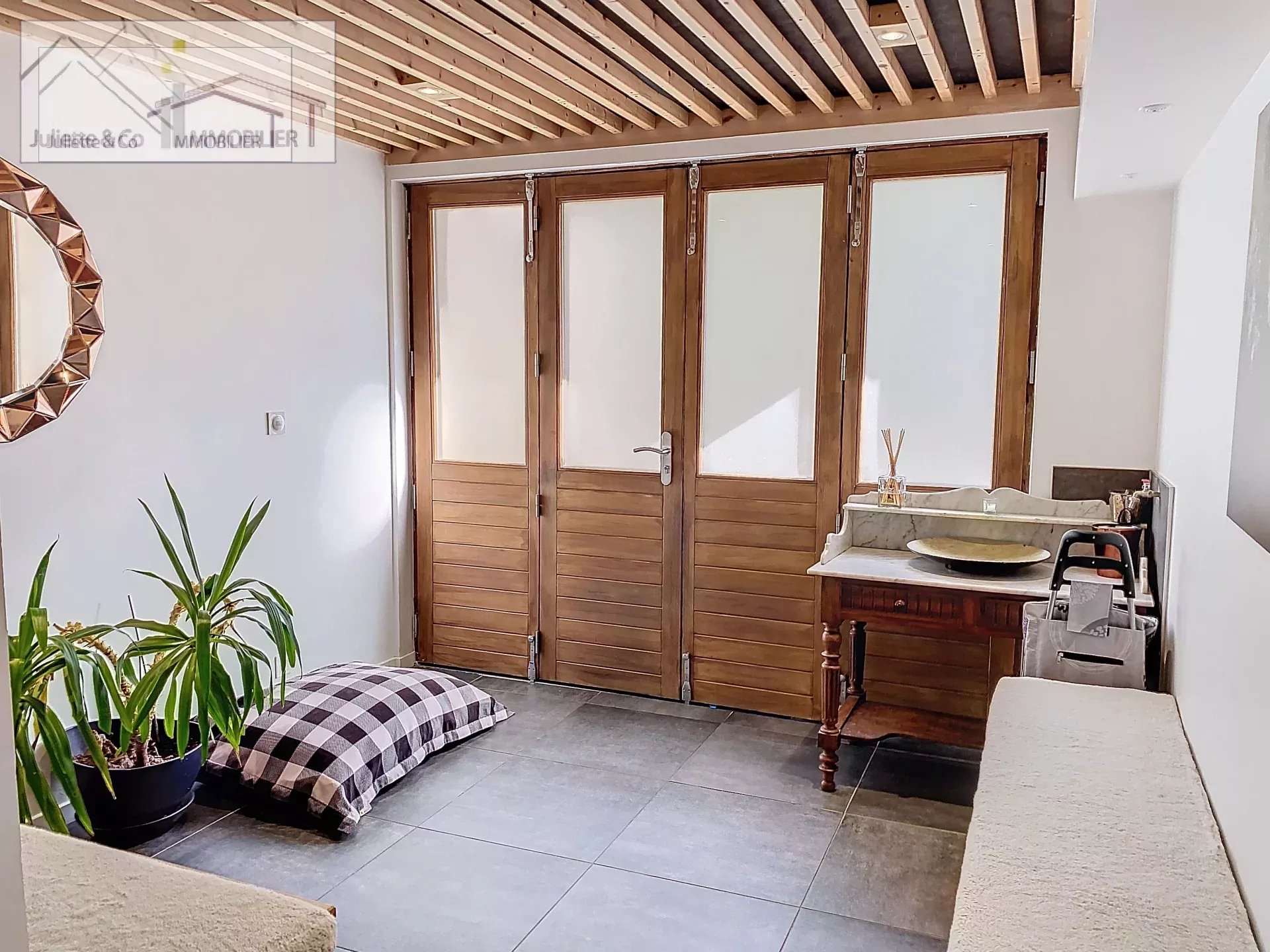 Photo of 4 bedroom for sale in center with garden