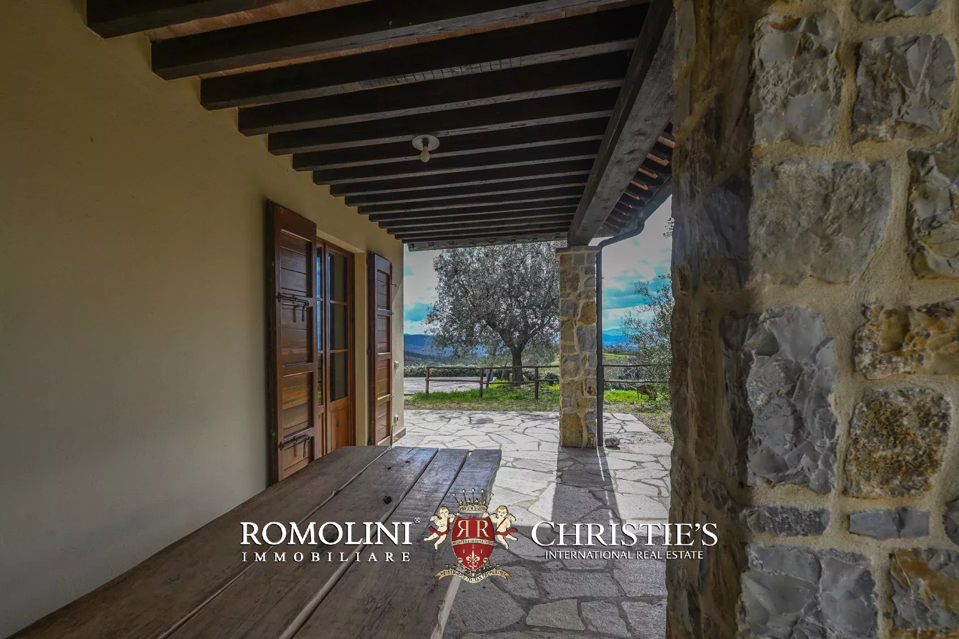 4 Bedroom Vineyard's Image 15