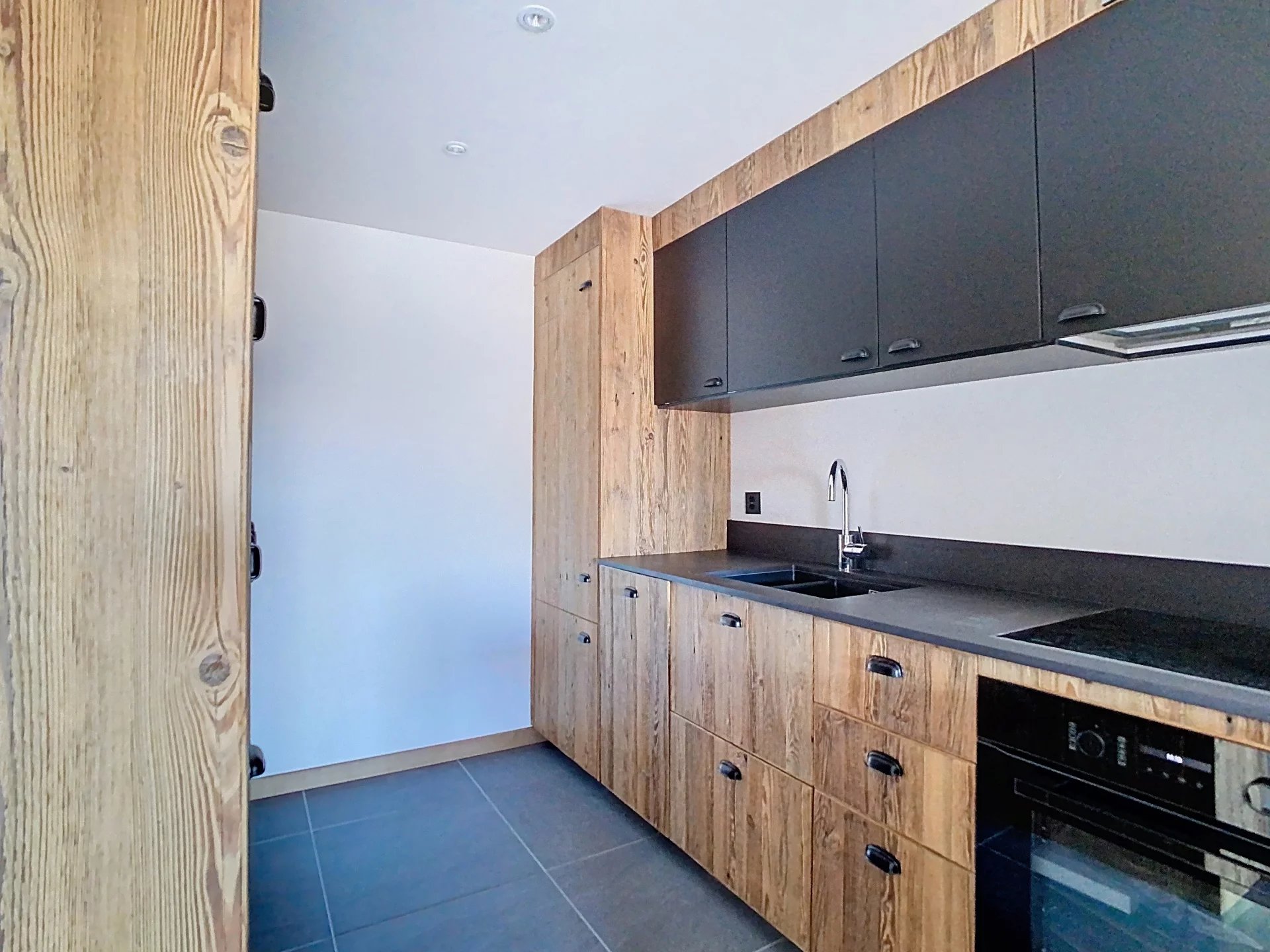 Vue imprenable, rénové à neuf!