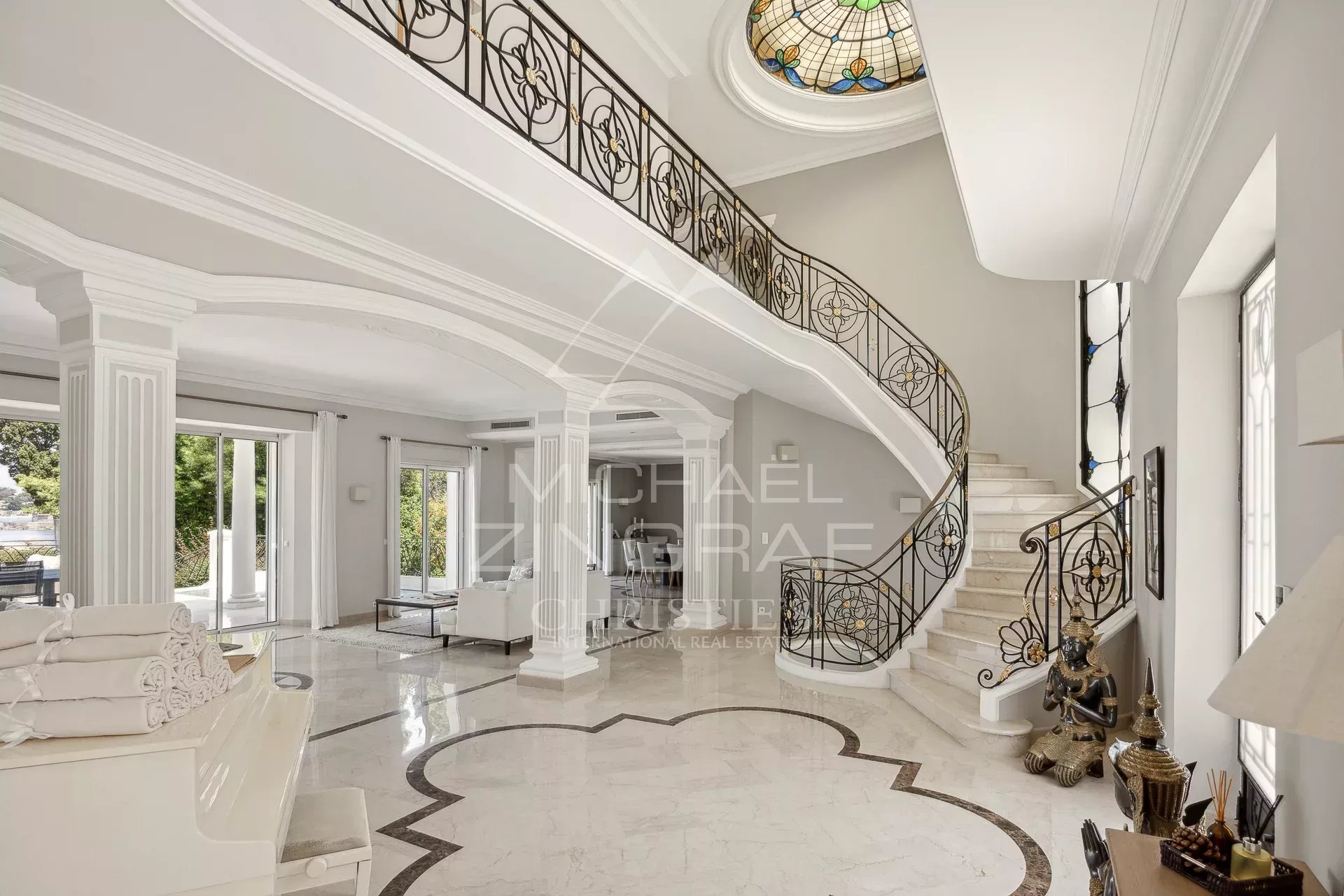 10 Bedroom Villa/Townhouse's Image 4