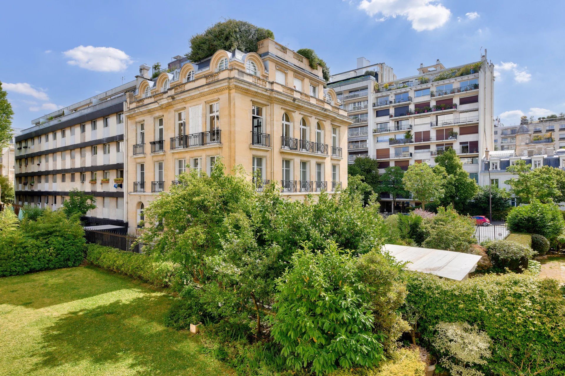 Sale Apartment Paris 16th