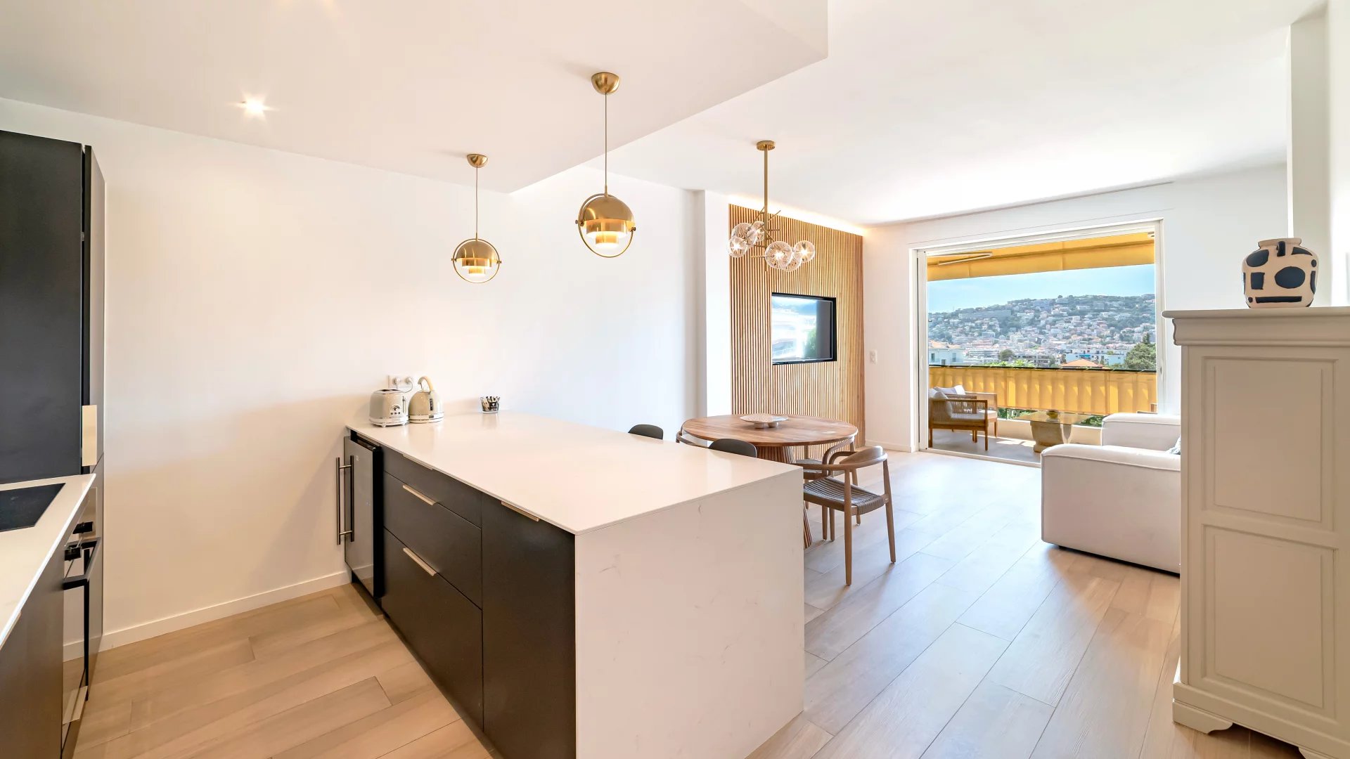 Nice Cimiez – Villebois-Mareuil – 4 pièces avec terrasse et balcon.