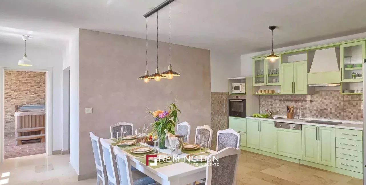 4 Bedroom Villa/Townhouse's Image 17