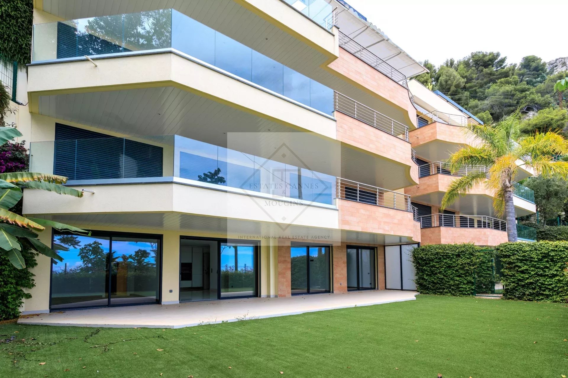 APPARTEMENT EXCEPTIONNEL AVEC VUE MER À ROQUEBRUNE-CAP-MARTIN — фото 2