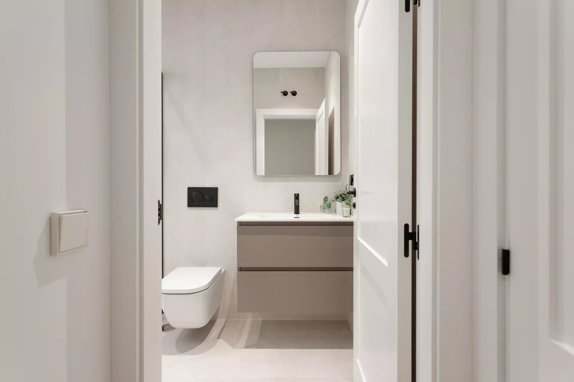 Brand new refurbished flat for sale in Chamberí - picture 32