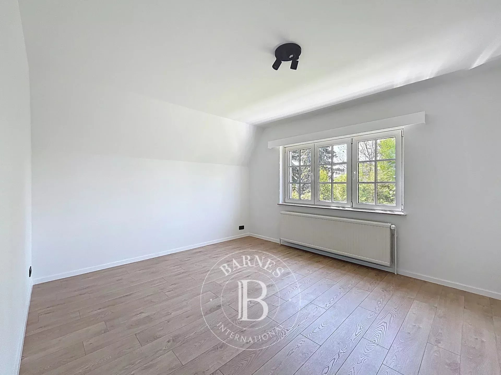 Villa fully renovated in 2025 in the heart of Waterloo.
