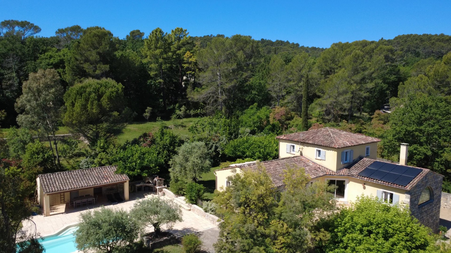 Fabulous 4 bedroom house with large Independent Studio and Swimming Pool - Fayence