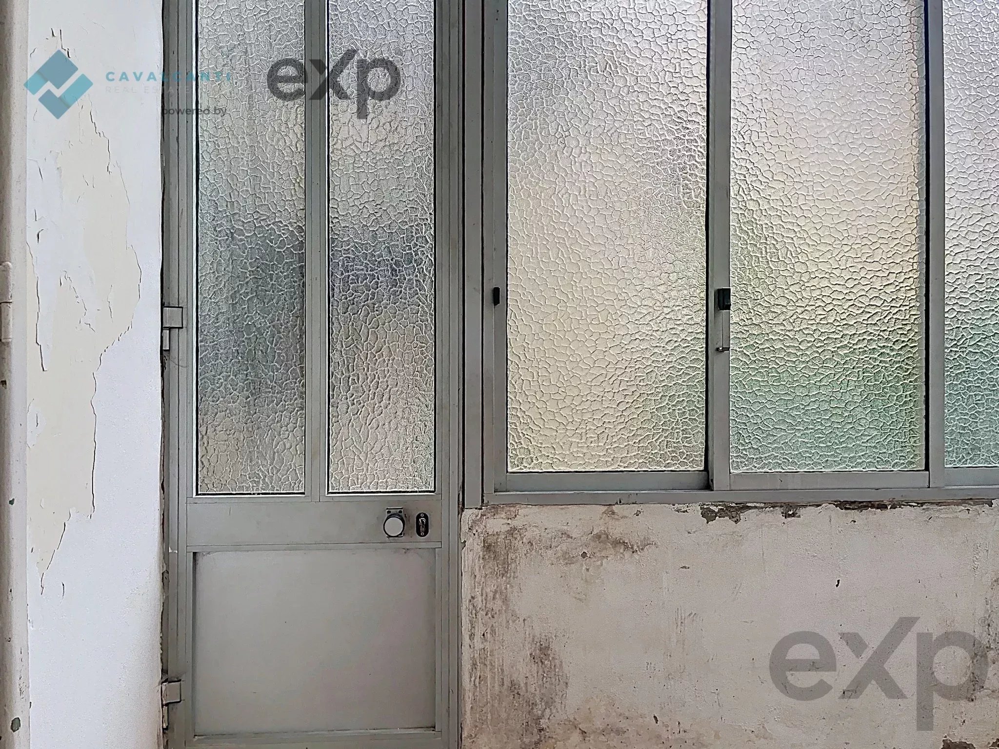 3-bedroom with charm and patio for renovation – Lisbon 86916807 image 39