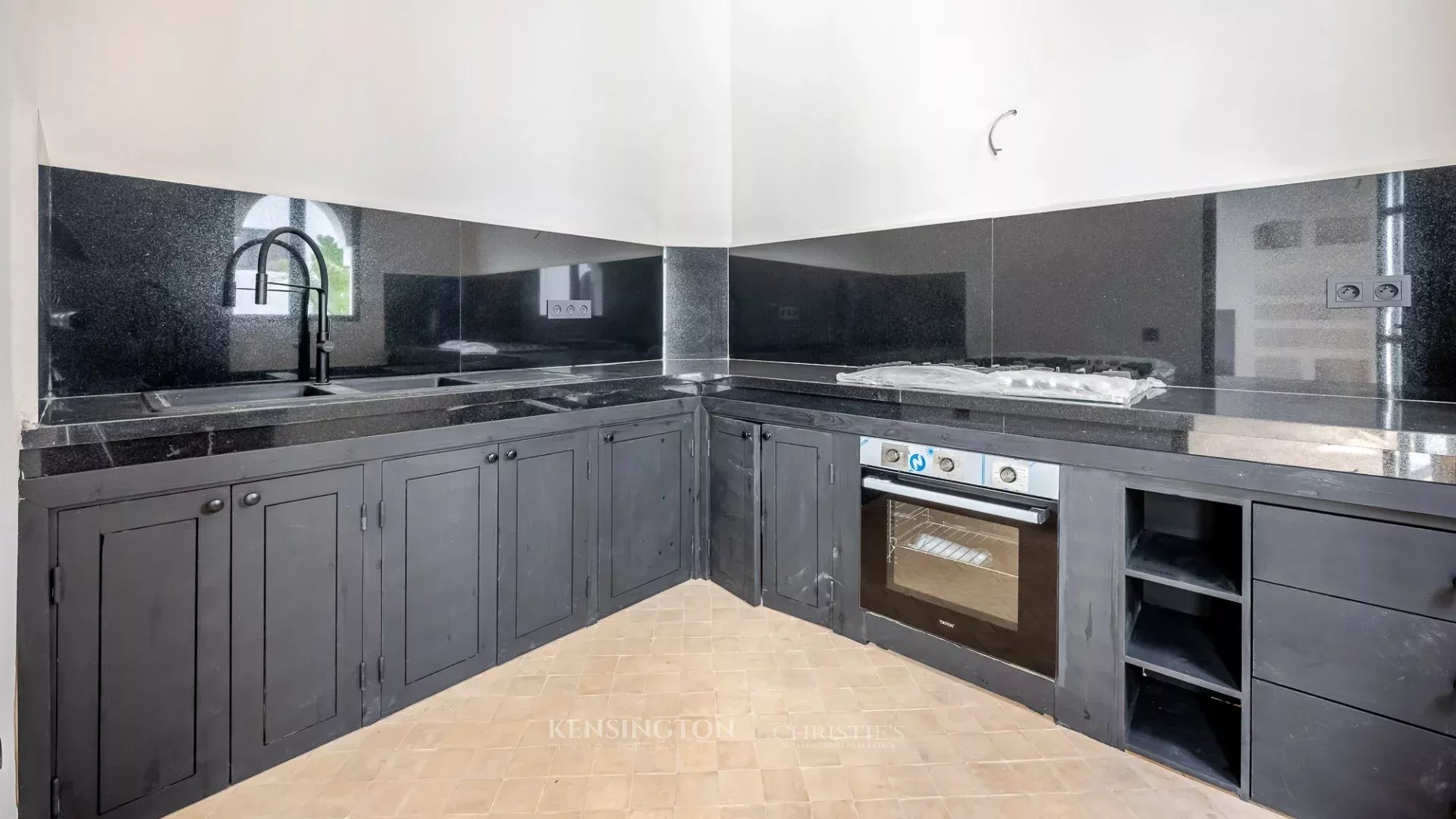 4 Bedroom Villa/Townhouse's Image 8