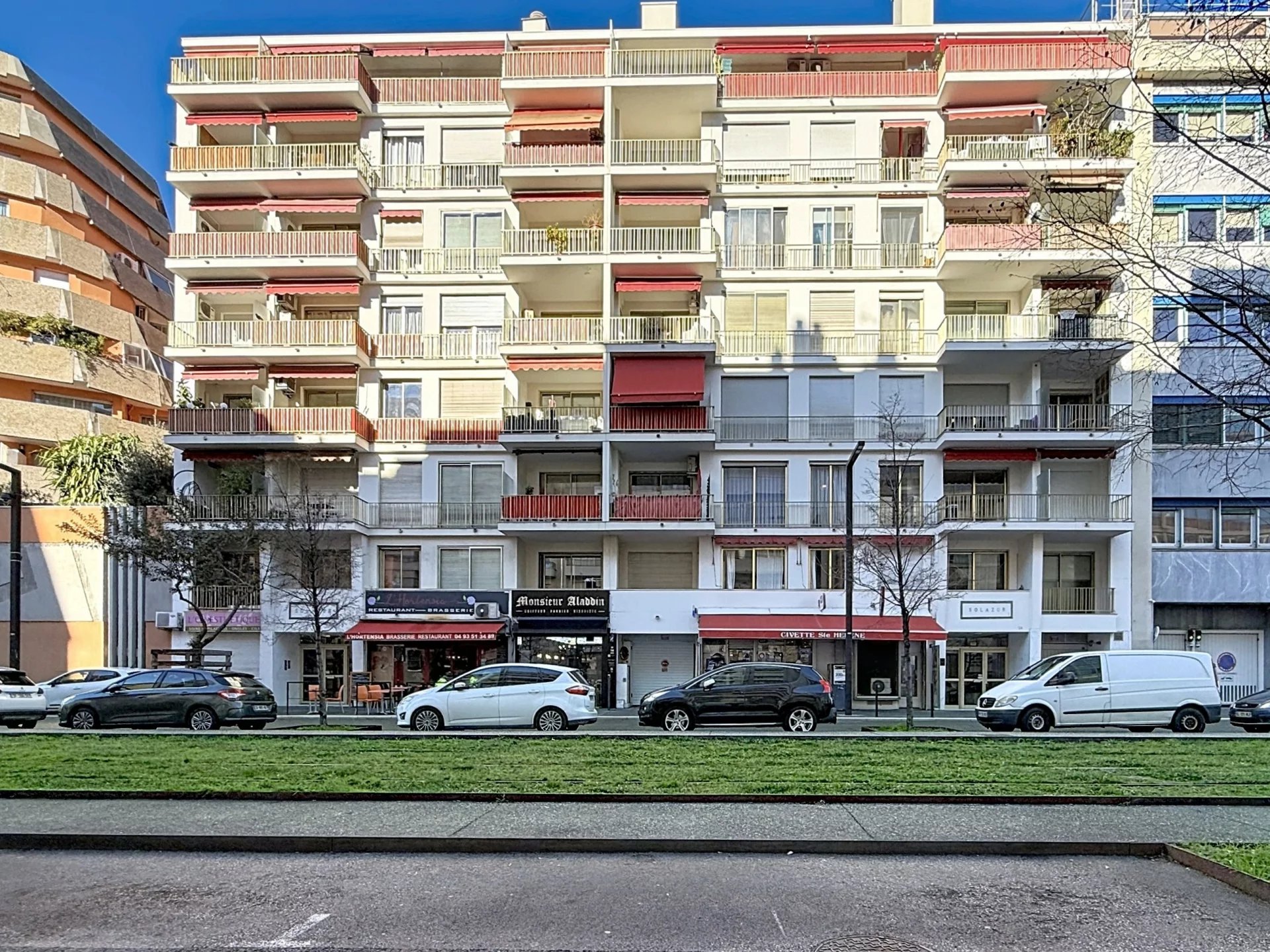 Nice Californie : 2 Pièces avec terrasse, à 2 pas de la mer