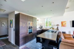 in Antibes, there is a beautiful villa of over 200m², located in a completely peaceful environment, with a swimming pool and views of the sea and mountains — photo 7 of 7