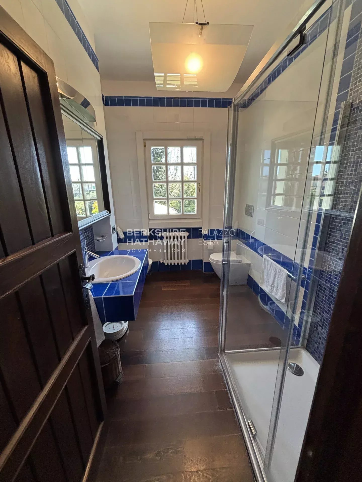 Magnificent detached villa with a large garden, minutes from the sea and Pietrasanta