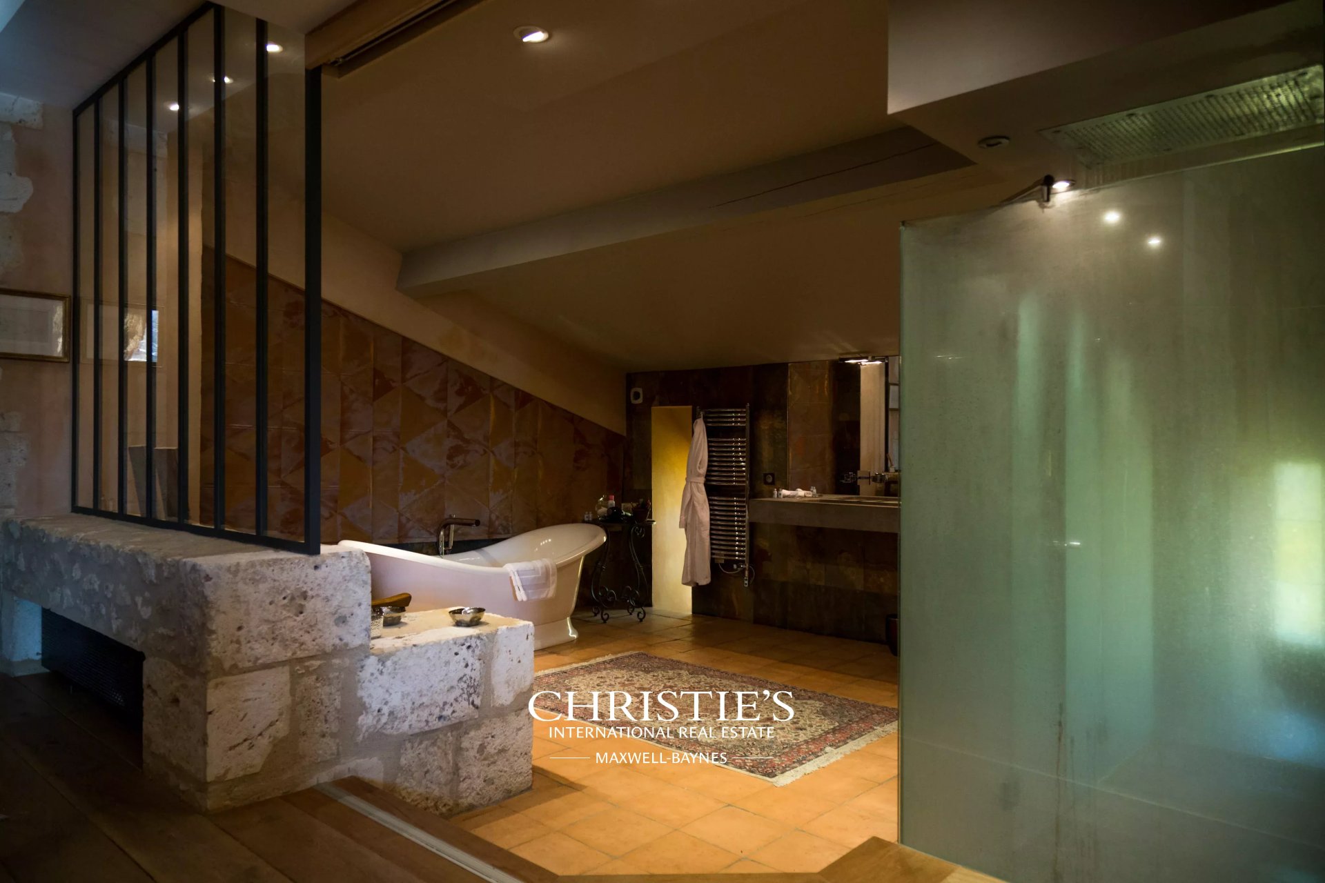 11 Bedroom Villa/Townhouse's Image 31