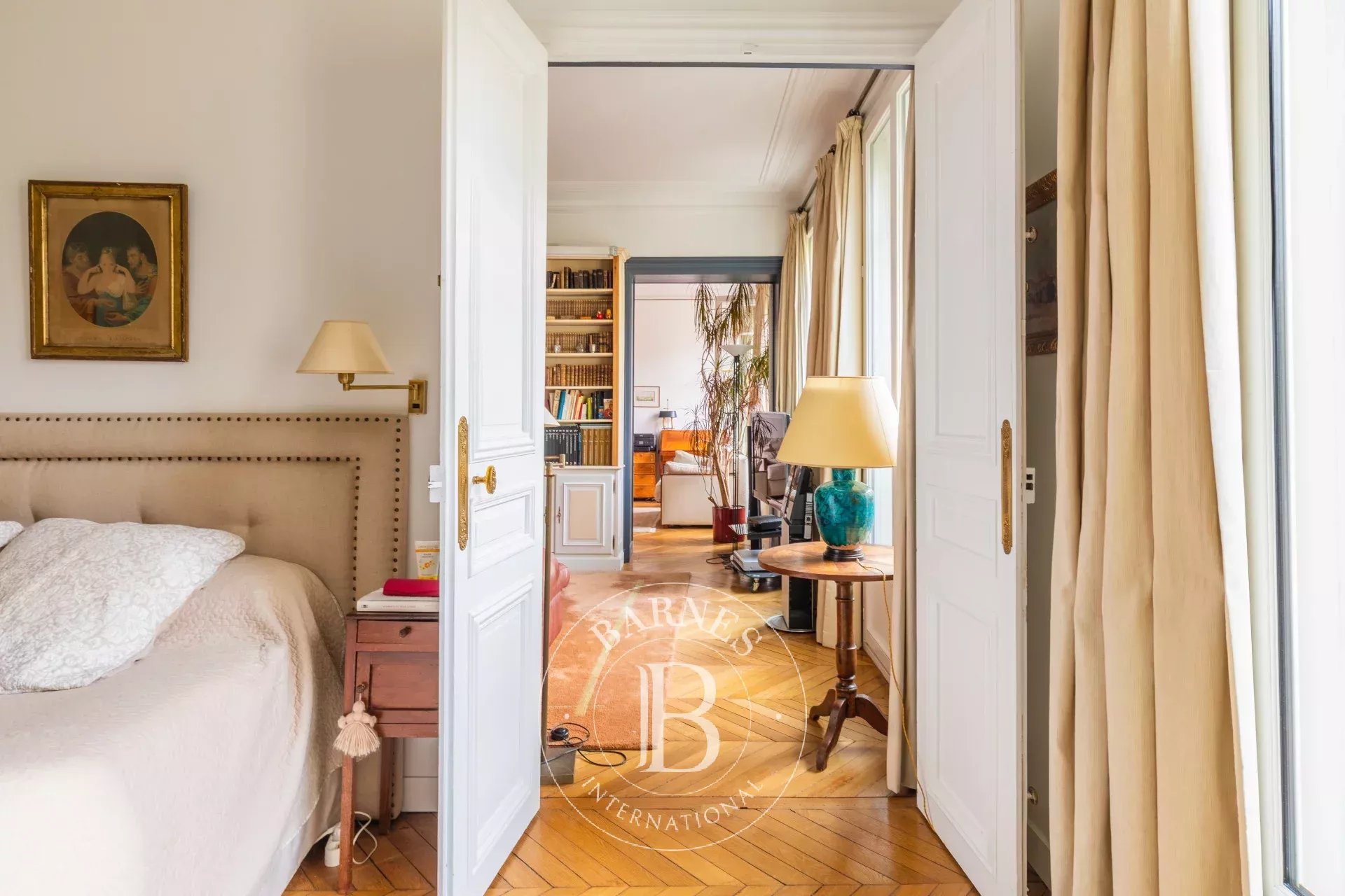 Daire Paris 4ème - picture 26