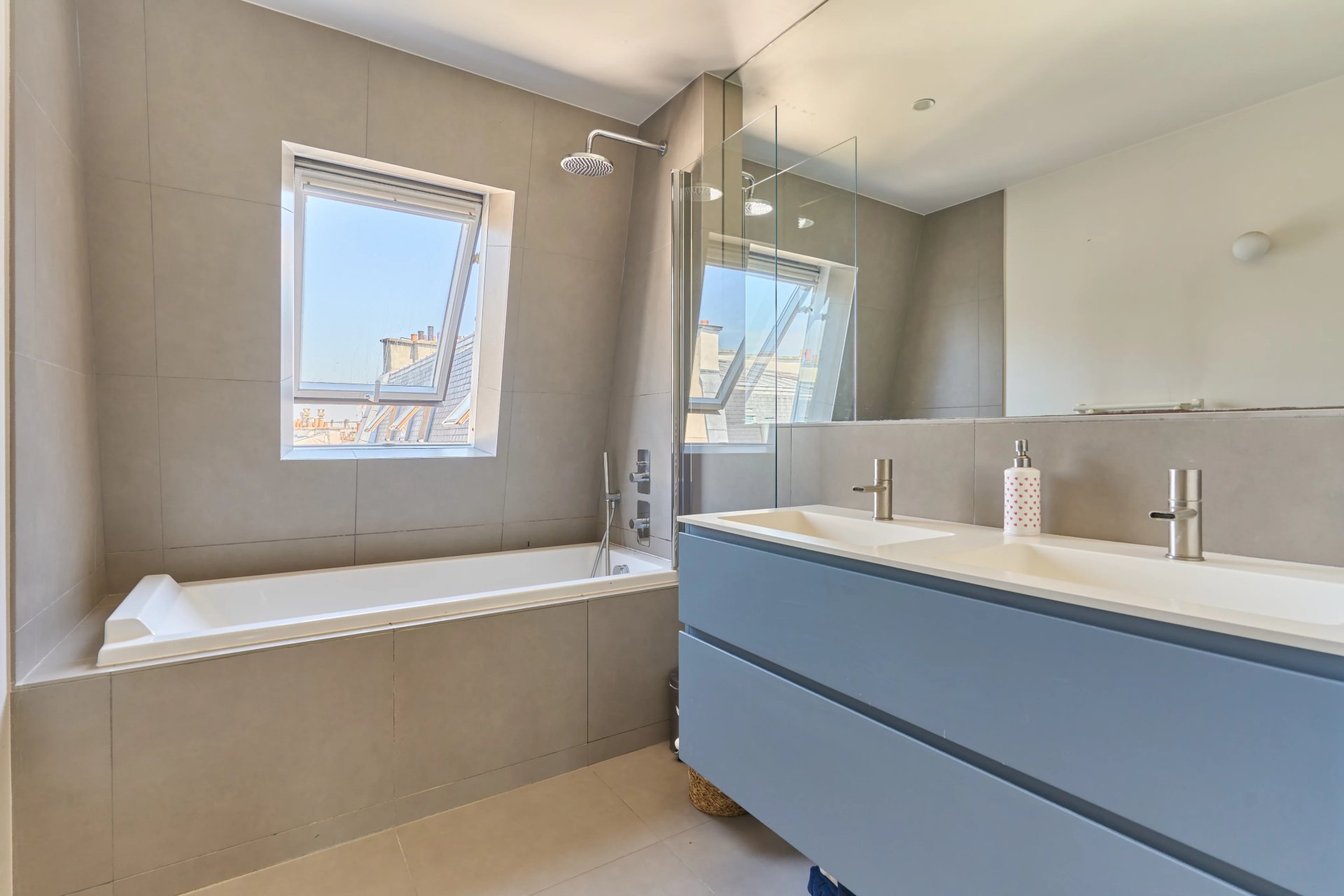 3 Bedroom Apartment/Flat's Image 5
