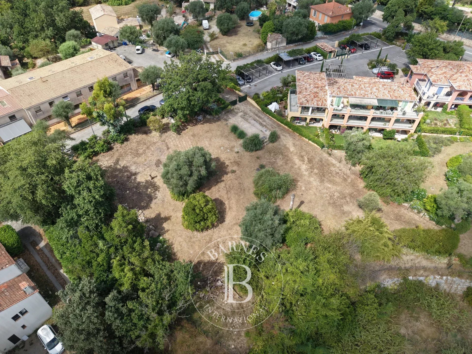 Arazi Roquefort-les-Pins - picture 7