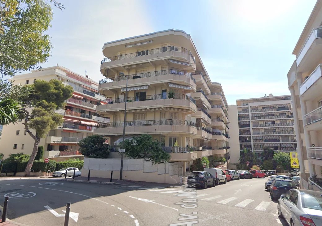 CANNES - PASSY 2P avec balcon de 24m² - box fermé en sus