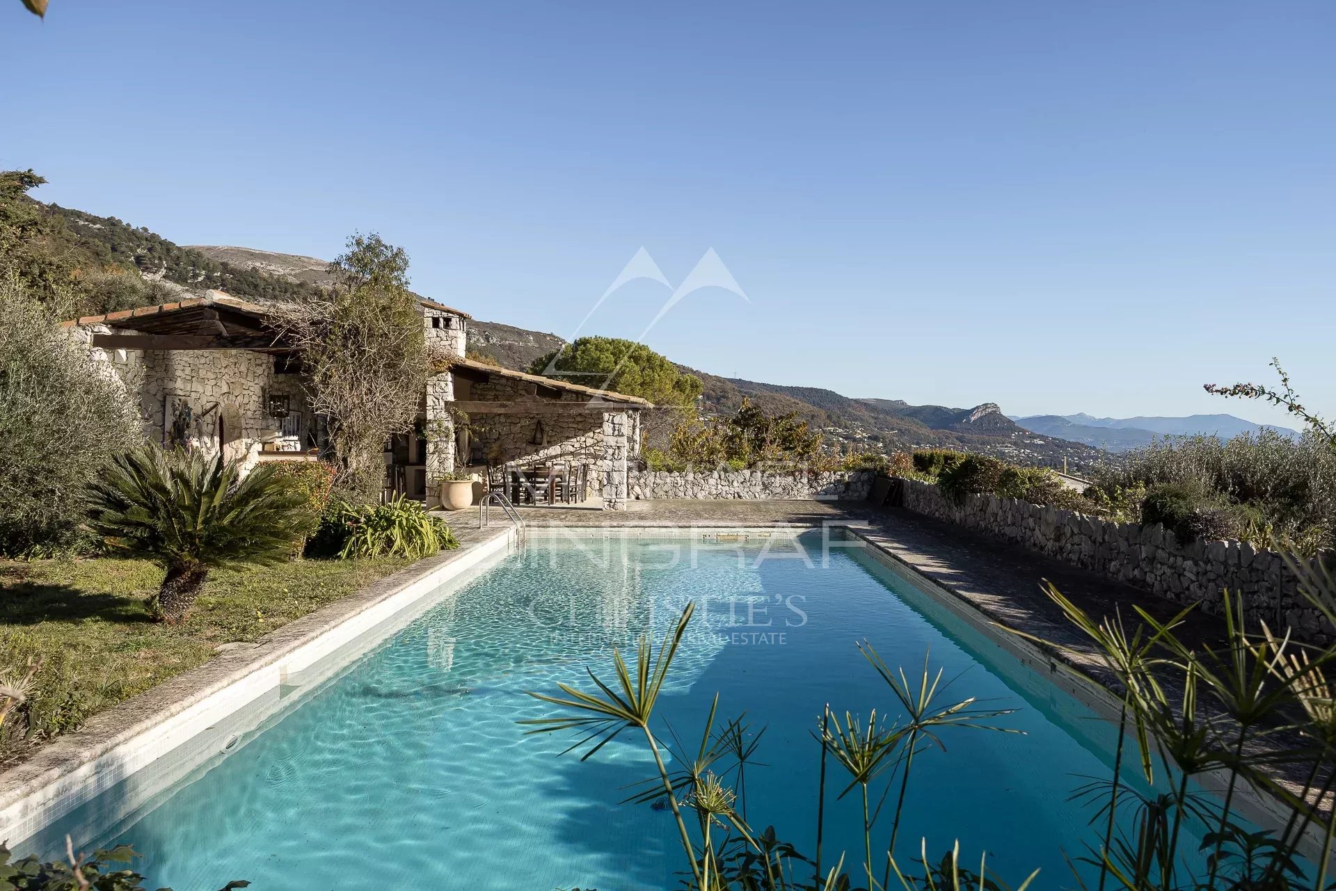 6 Bedroom Villa/Townhouse's Image 8