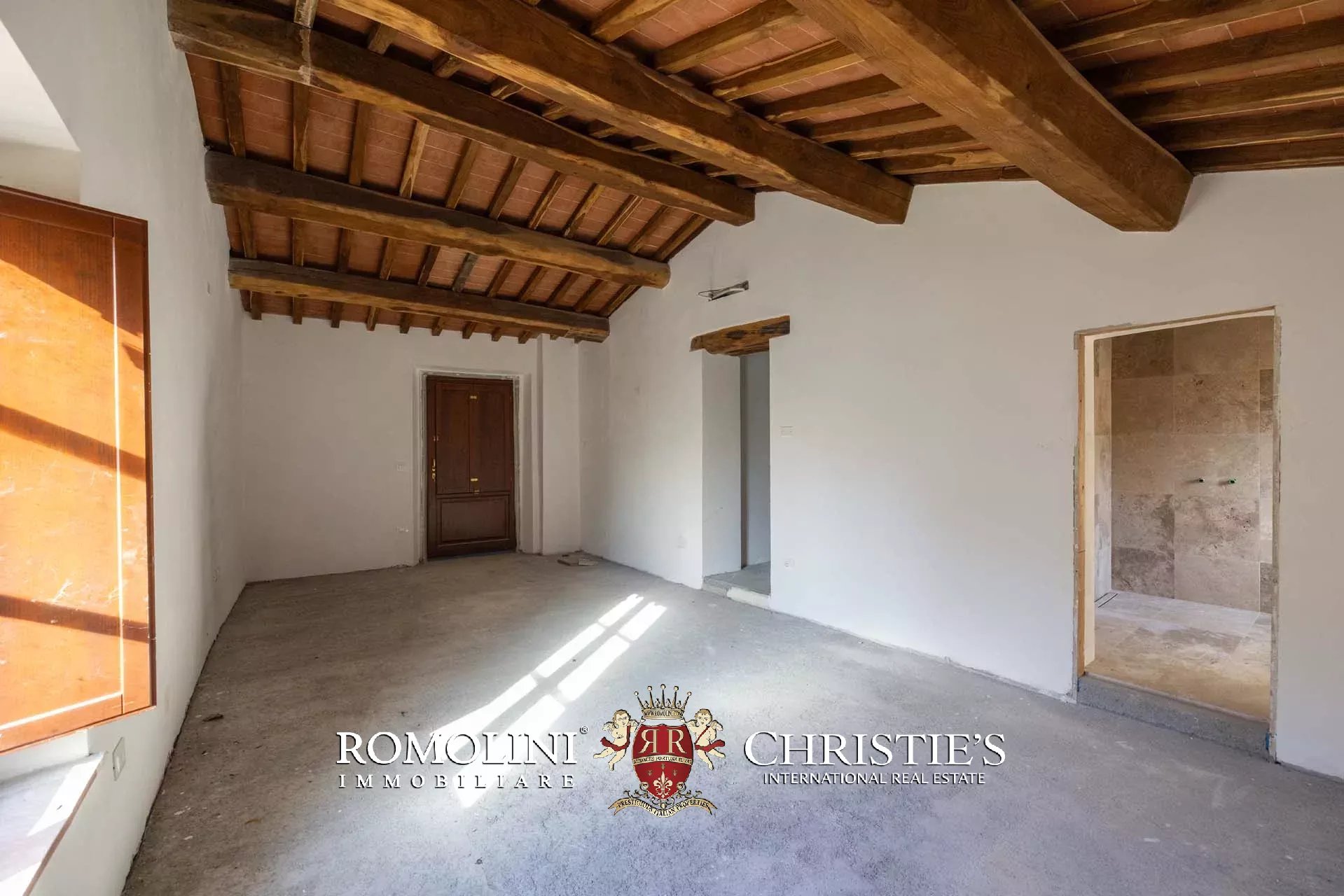 6 Bedroom Villa/Townhouse's Image 28