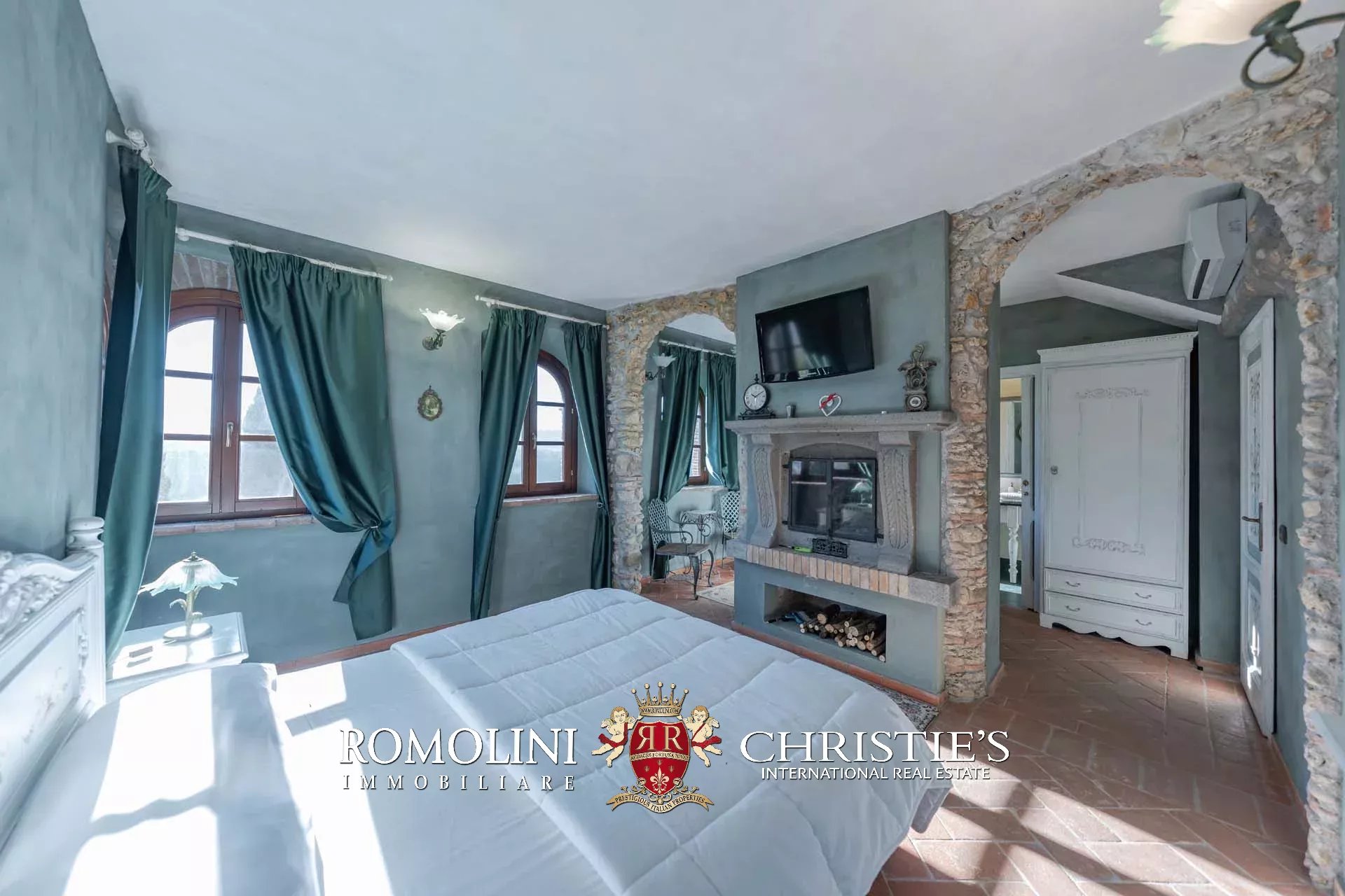 20 Bedroom Chateau's Image 41