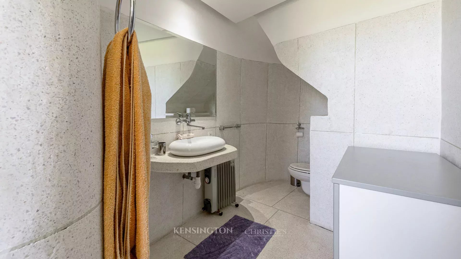 9 Bedroom Villa/Townhouse's Image 32