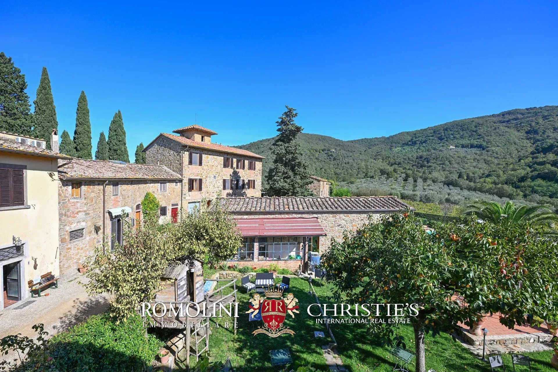 17 Bedroom Vineyard's Image 28