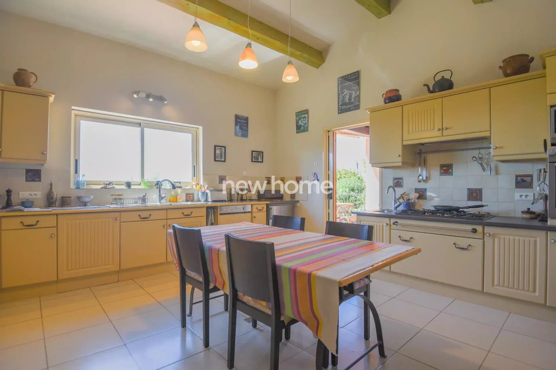 Propriété d'exception à Lorgues avec vue panoramique et appartement indépendant