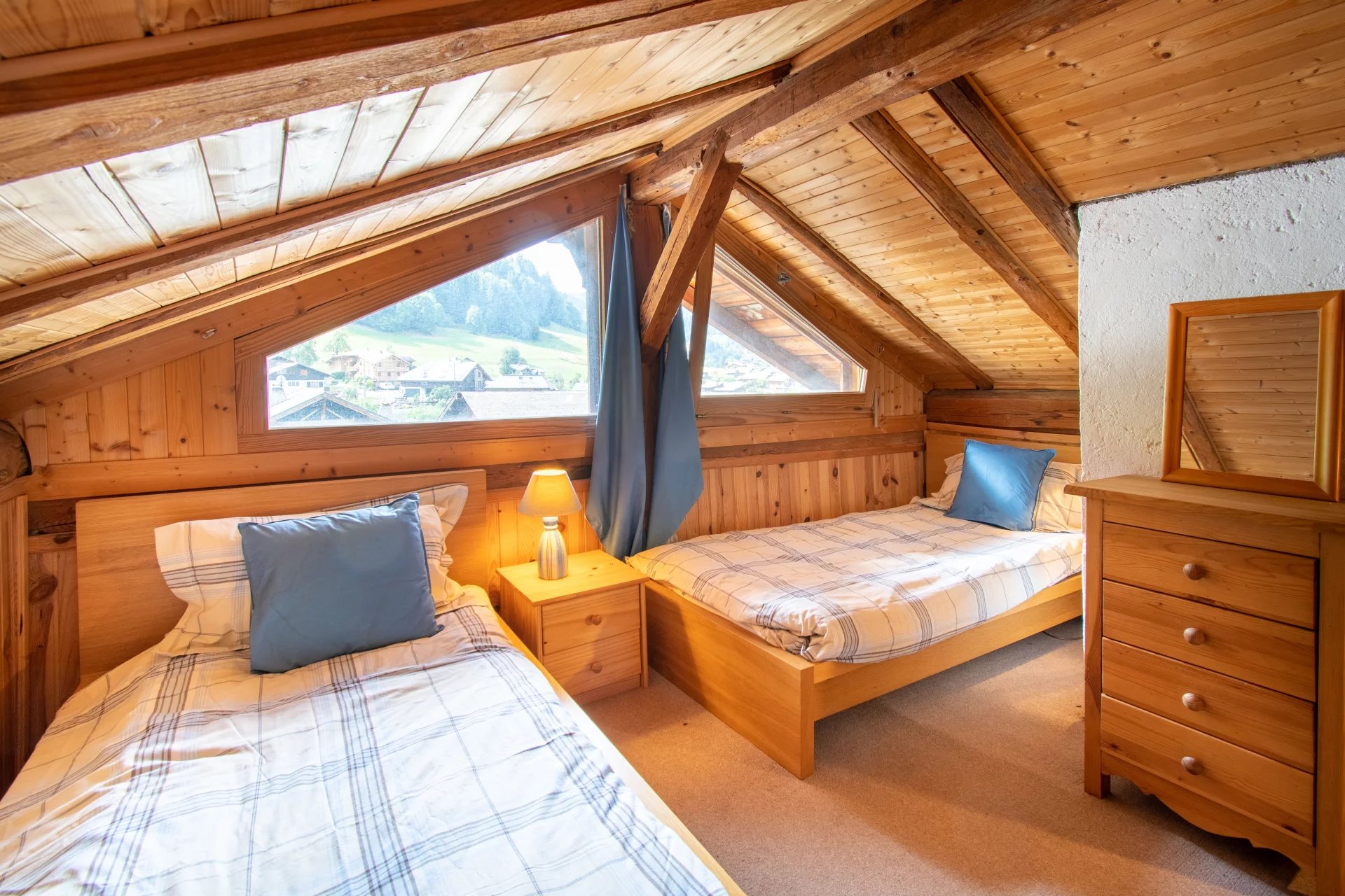 Photo of 6 bedroom chalet in a sought-after area