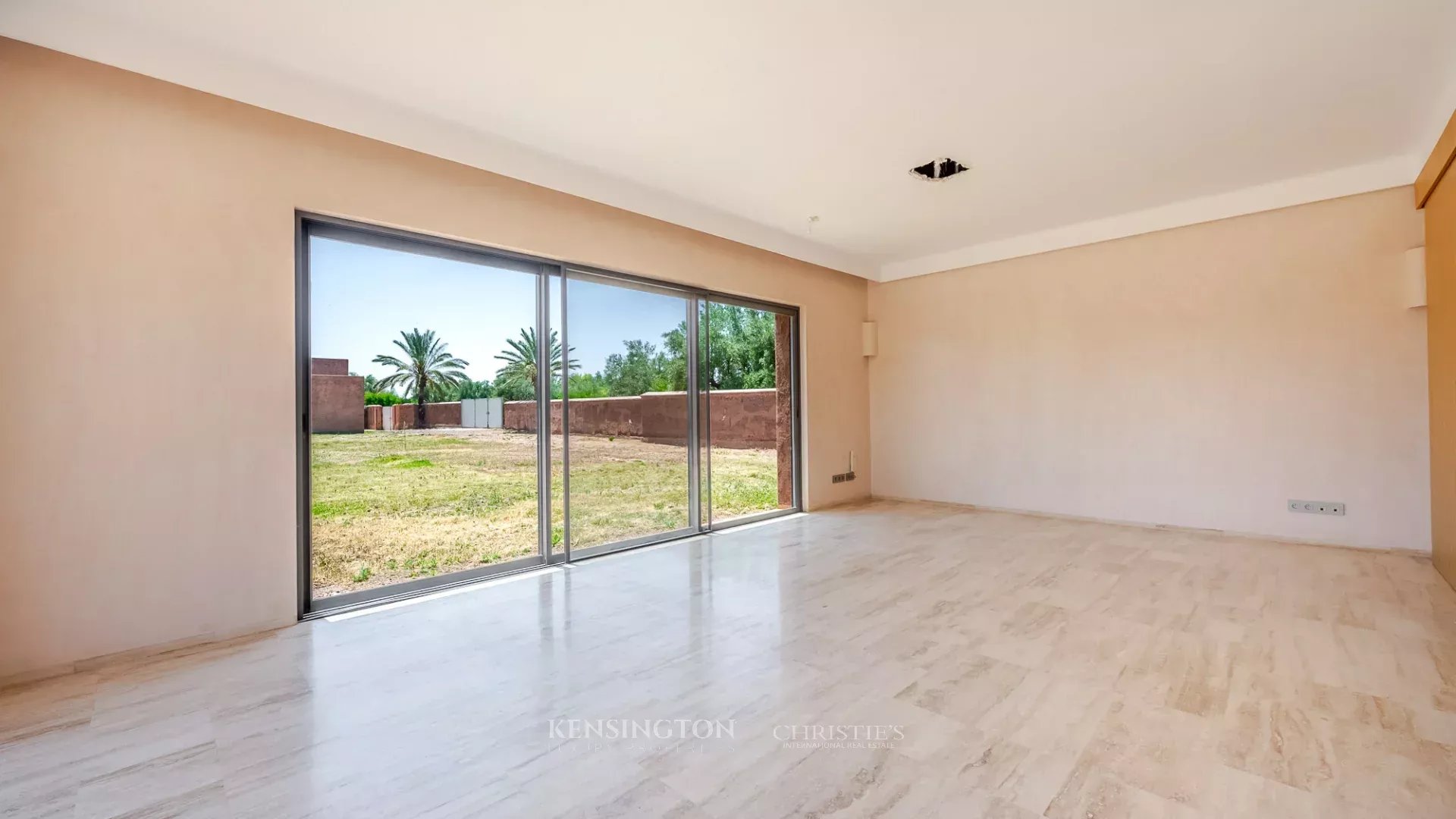 6 Bedroom Villa/Townhouse's Image 17