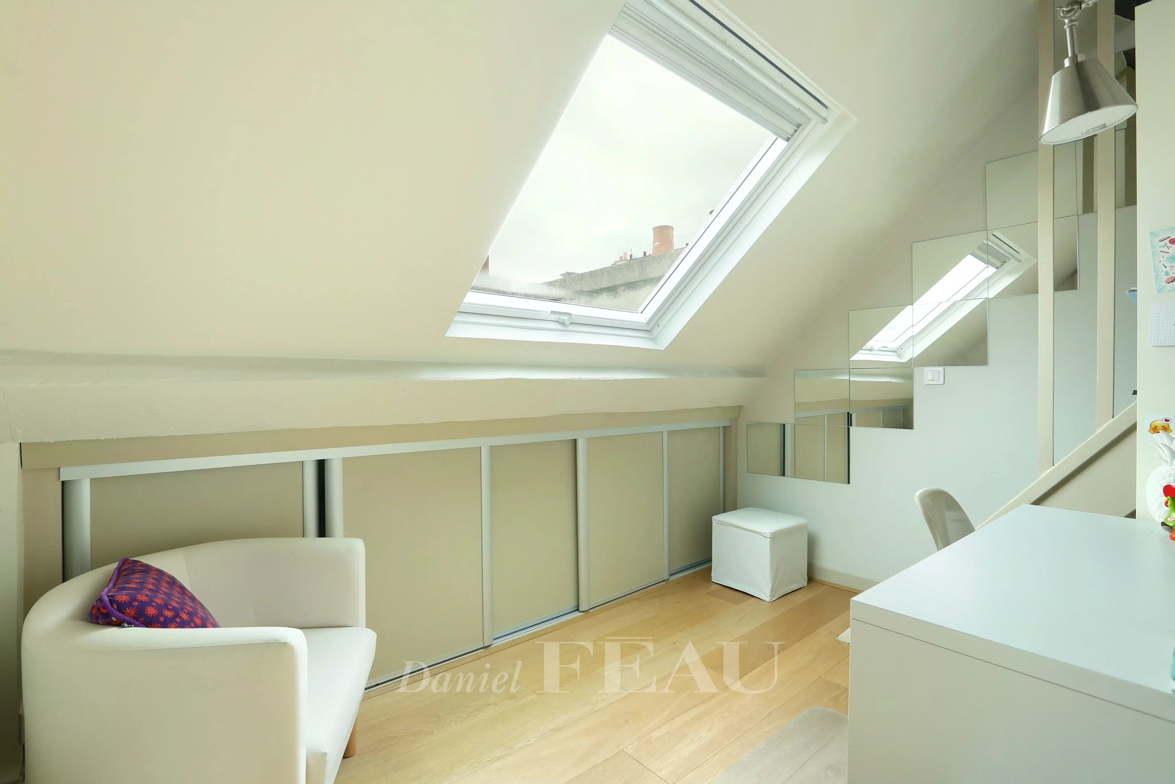 Play room Wooden floor Skylight
