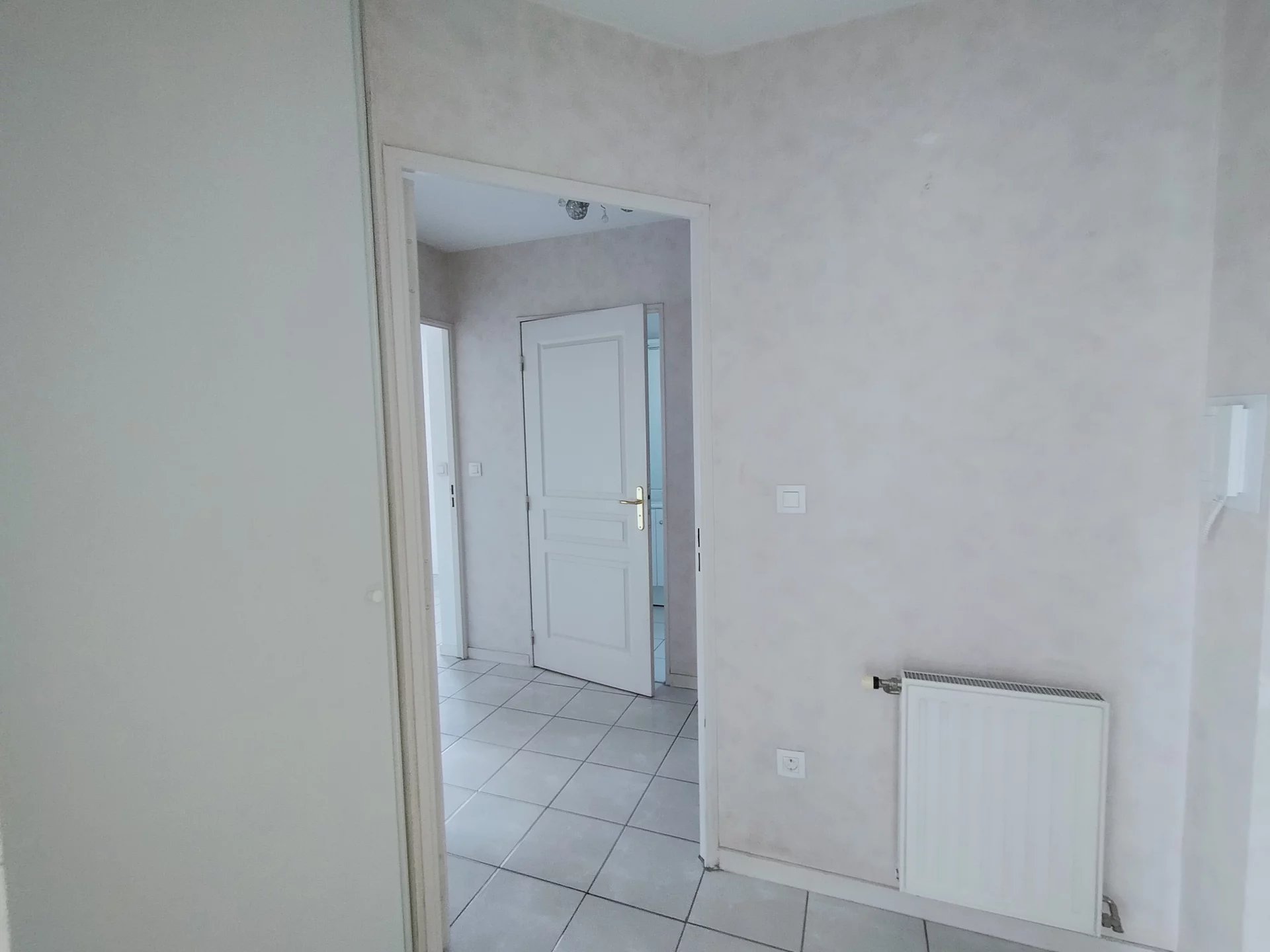 483223 Location Lyon 8ème