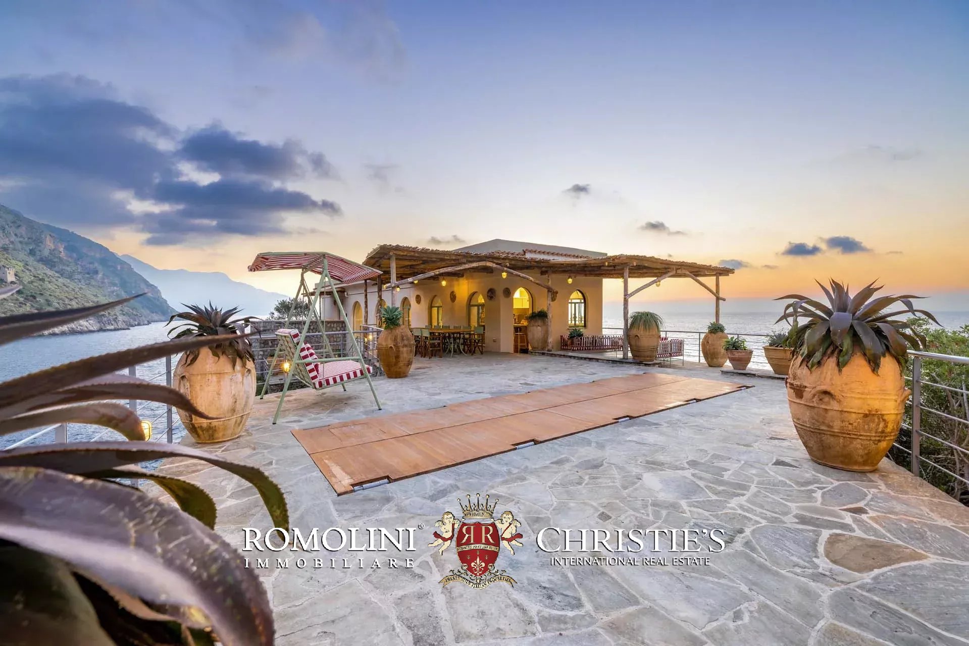 8 Bedroom Villa/Townhouse's Image 57