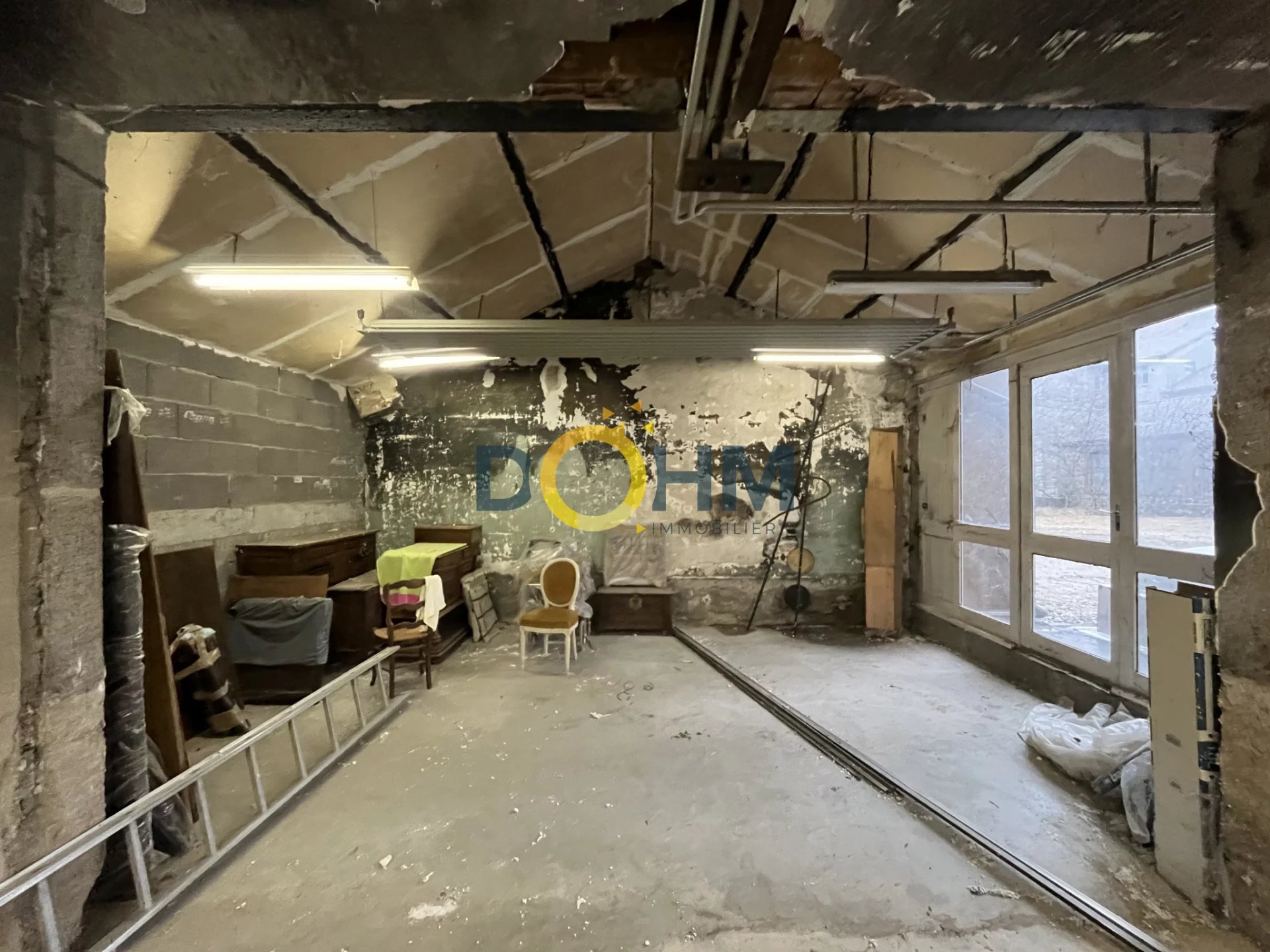 Appartement à rénover avec extérieur et dépendance