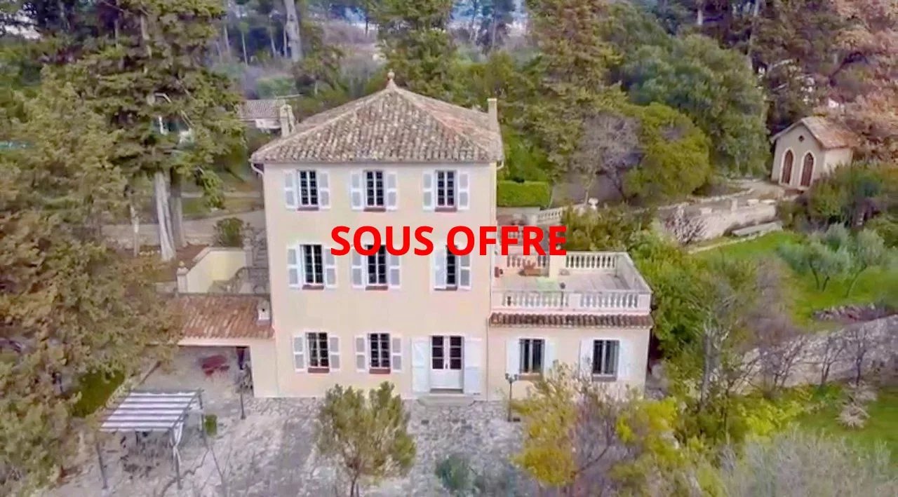 Villa unique et majestueuse sur un terrain spacieux