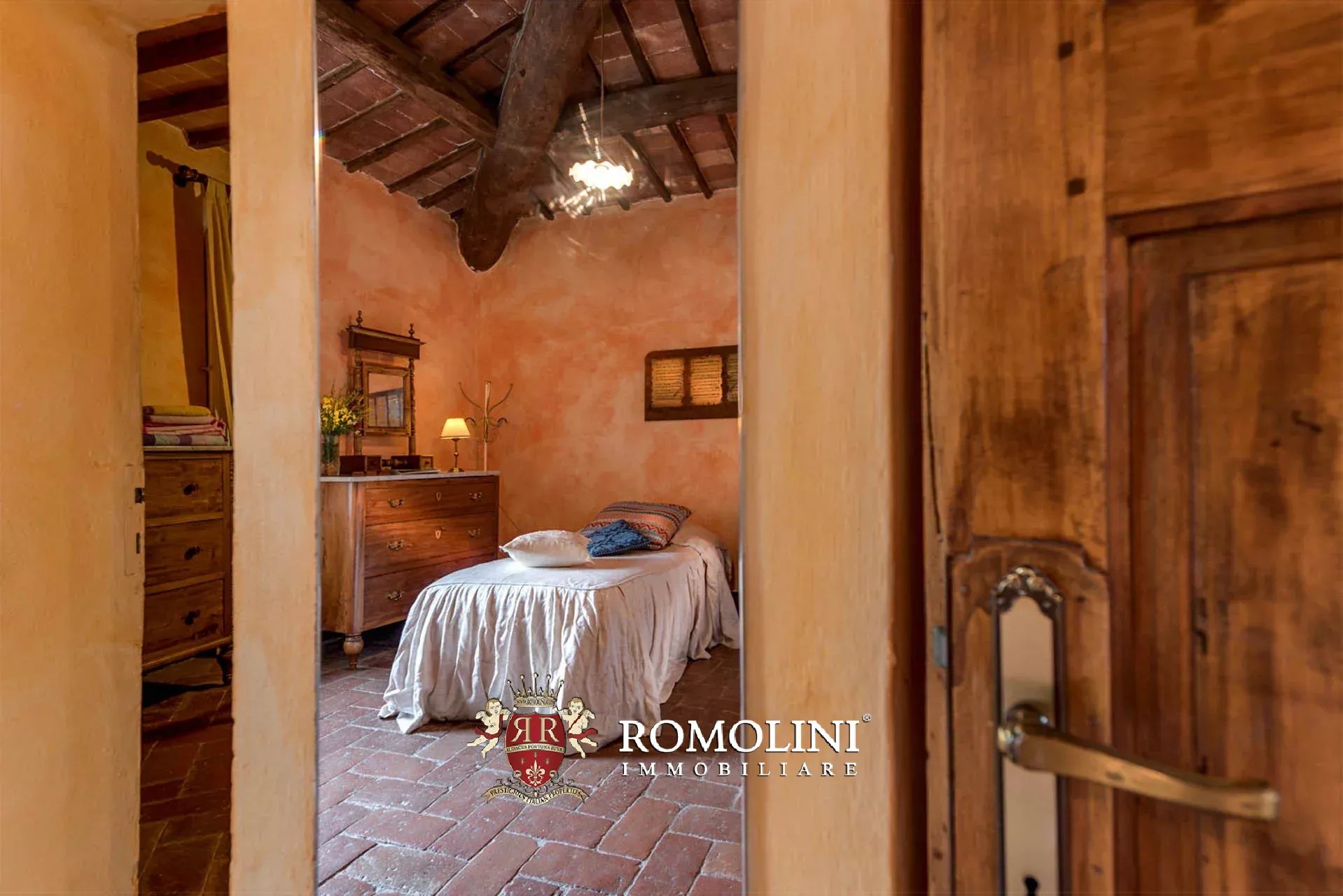 18 Bedroom Villa/Townhouse's Image 39
