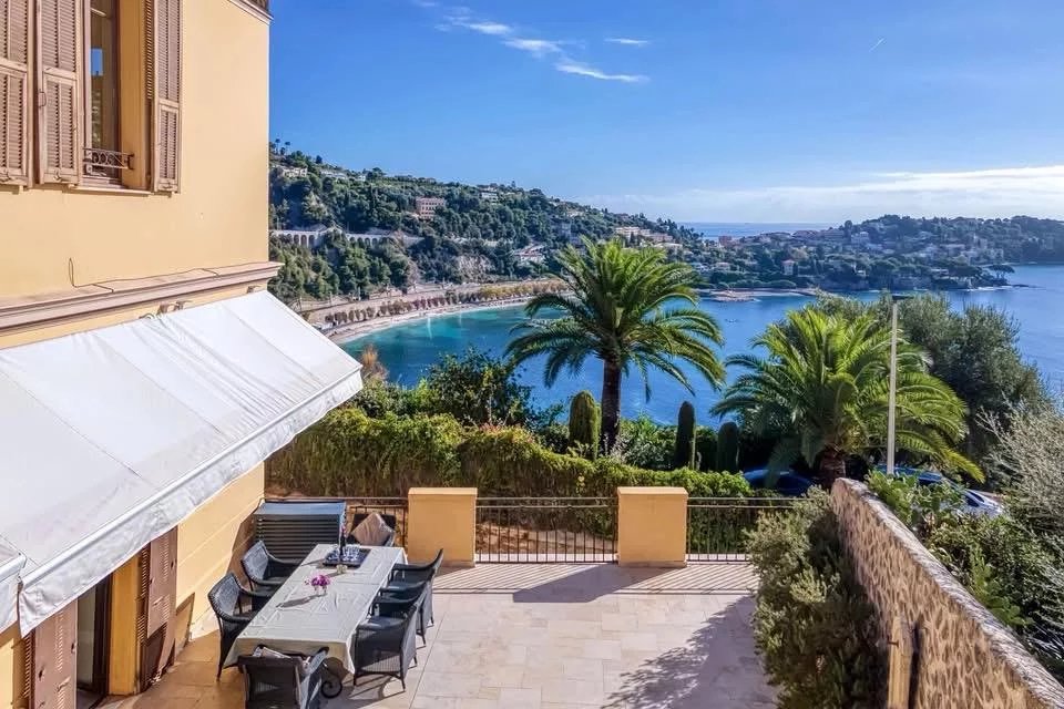 EXCLUSIVE - 4-ROOM APARTMENT WITH EXCEPTIONAL VIEWS AND INDEPENDENT STUDIO