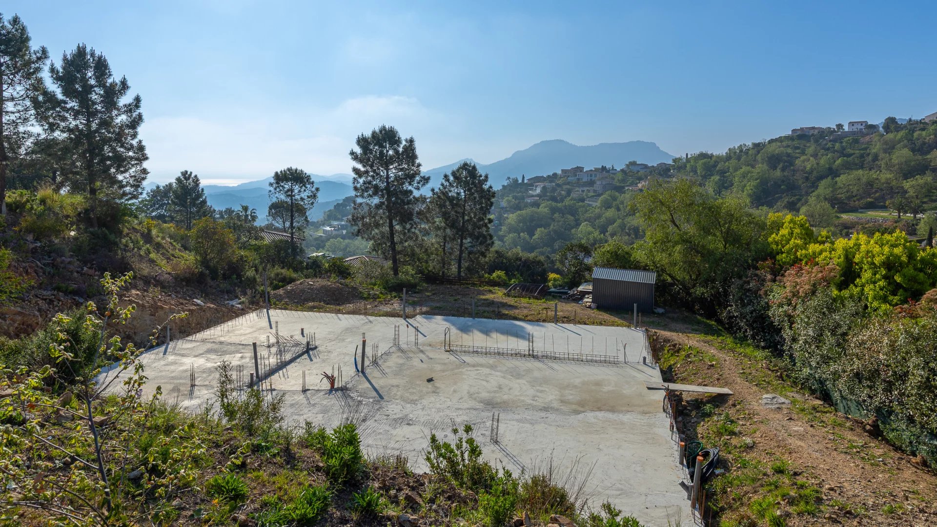Plot of land with a ready-to-build development plan and stunning views