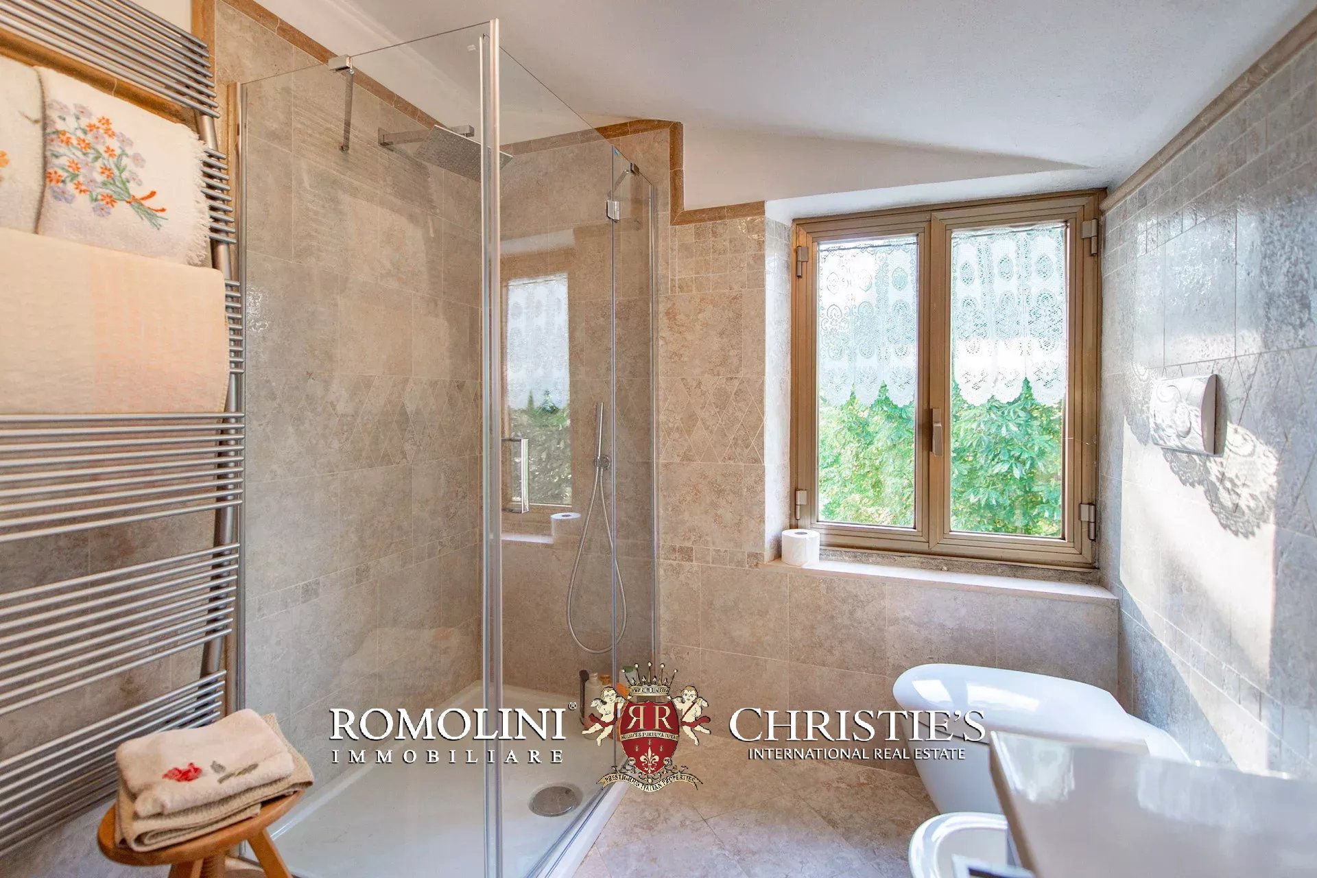 FARMHOUSE WITH PANORAMIC VIEWS FOR SALE IN TUSCANY, CAPRESE MICHELANGELO