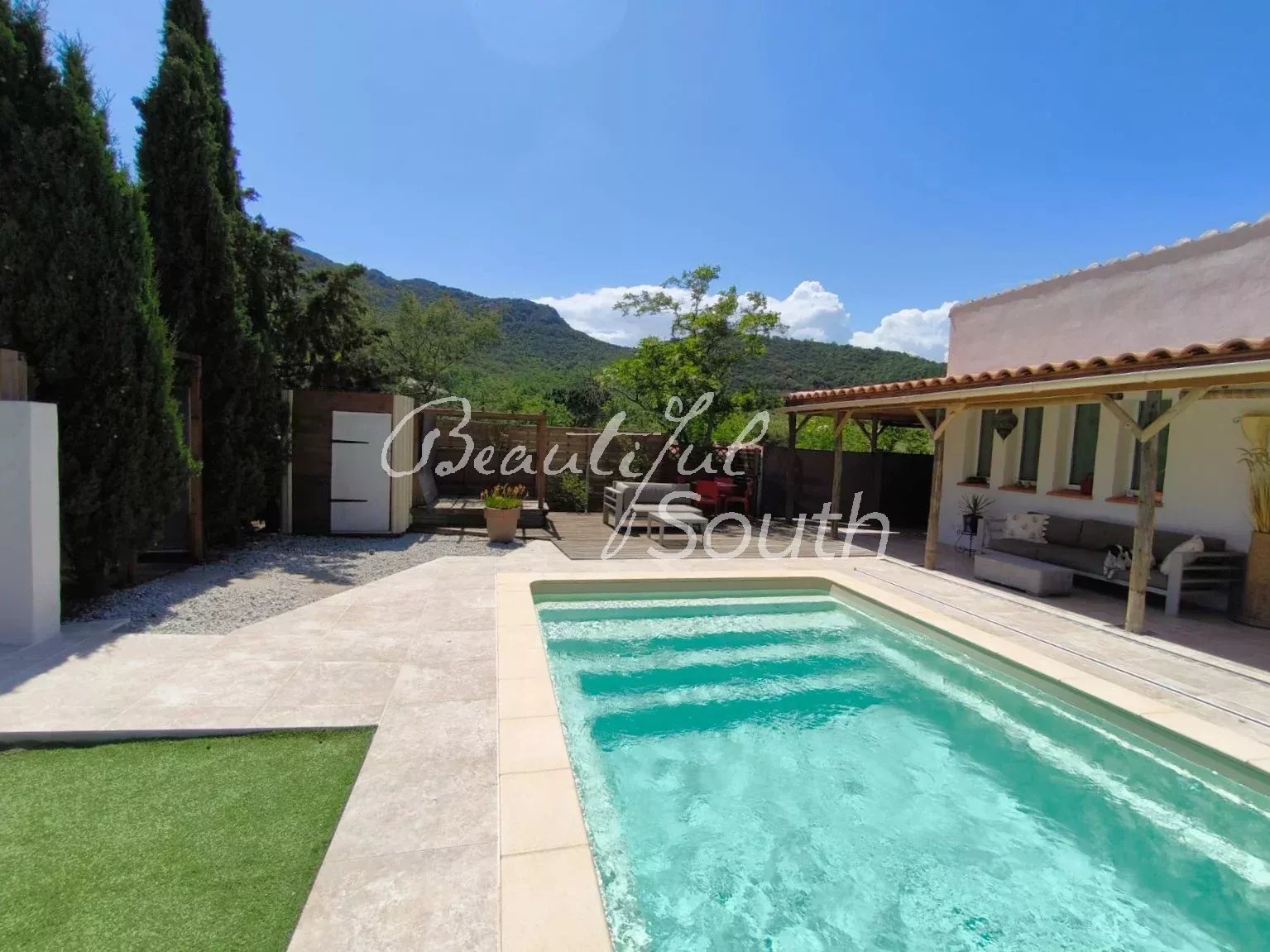 Sale Village house Caramany