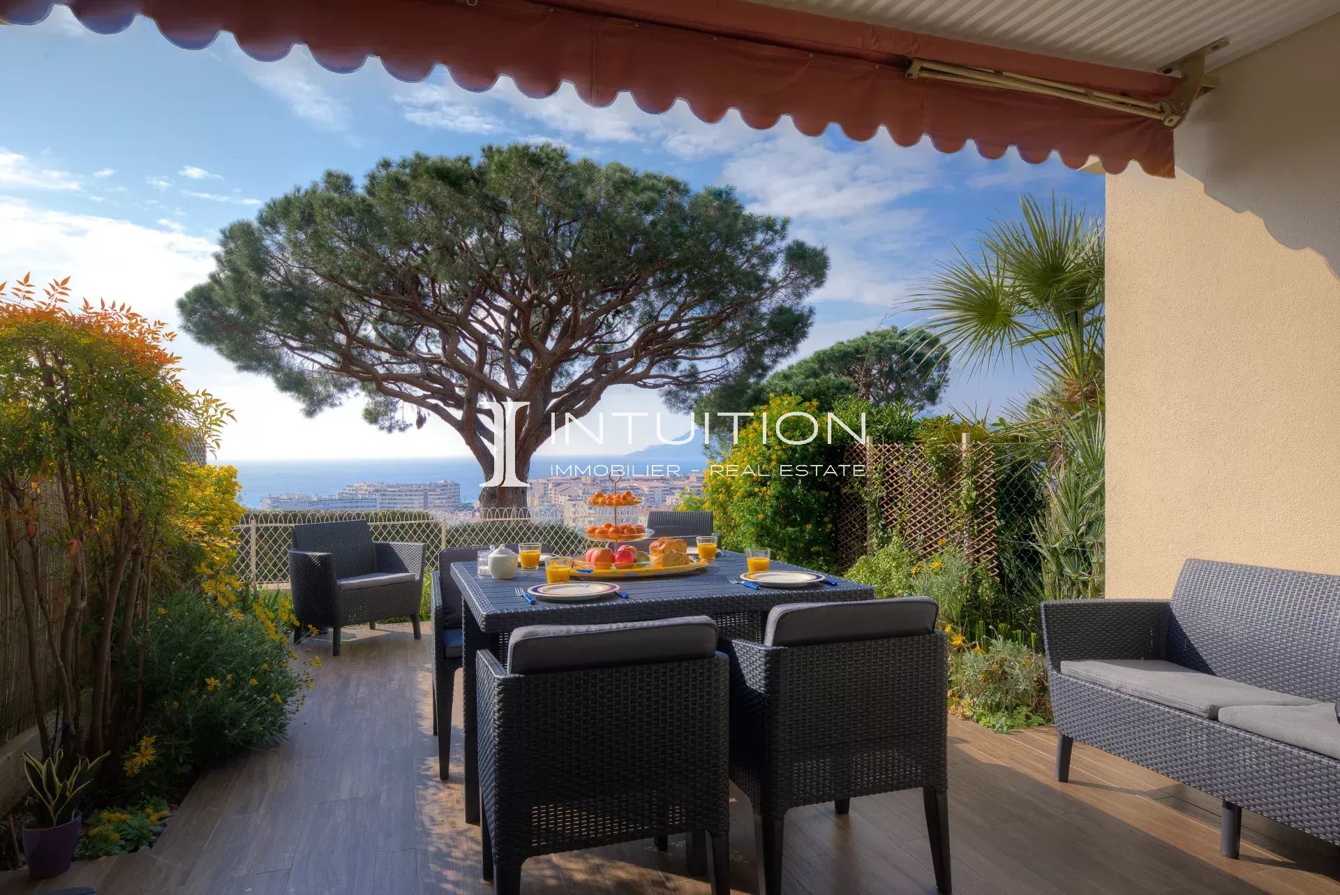 Cannes - Croix des Gardes - Spacious 3-room apartment with panoramic sea view