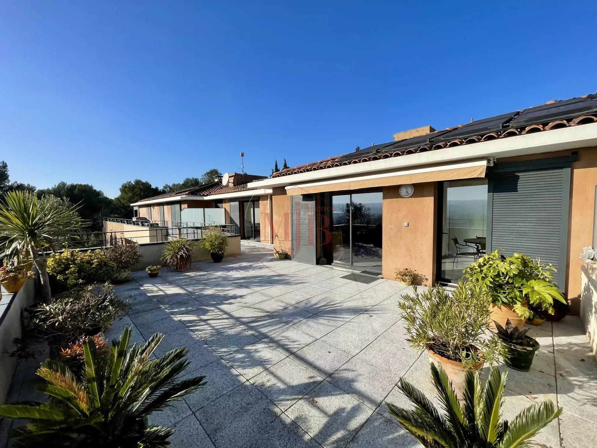 Agence immobilière de 