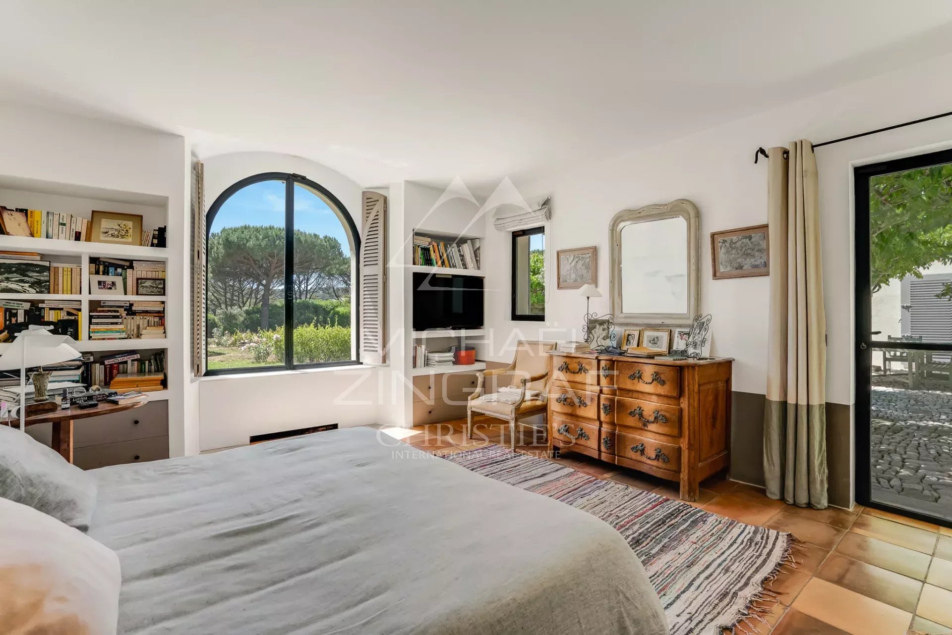 8 Bedroom Villa/Townhouse's Image 9