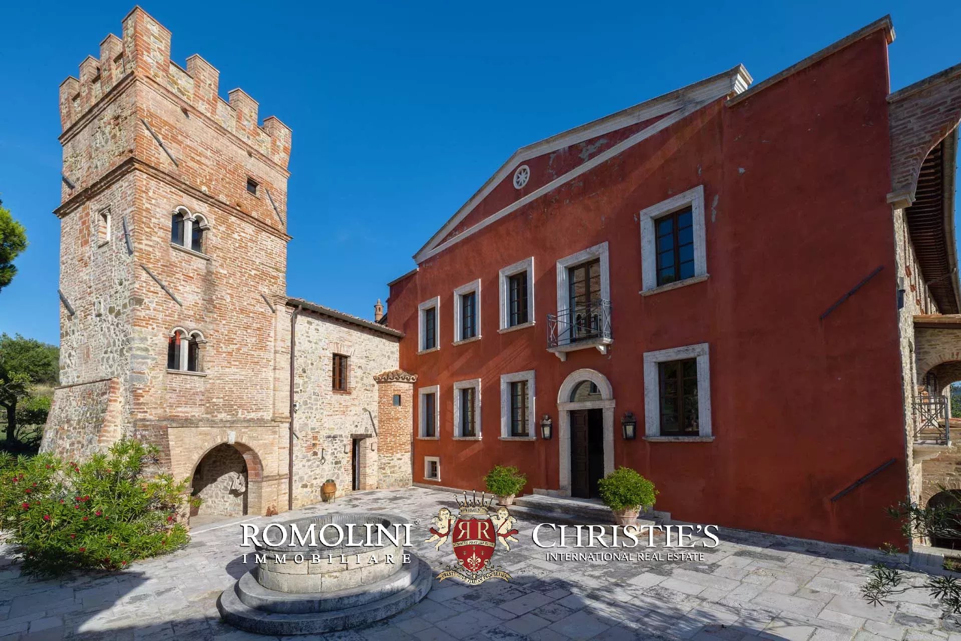 10 Bedroom Villa/Townhouse's Image 16