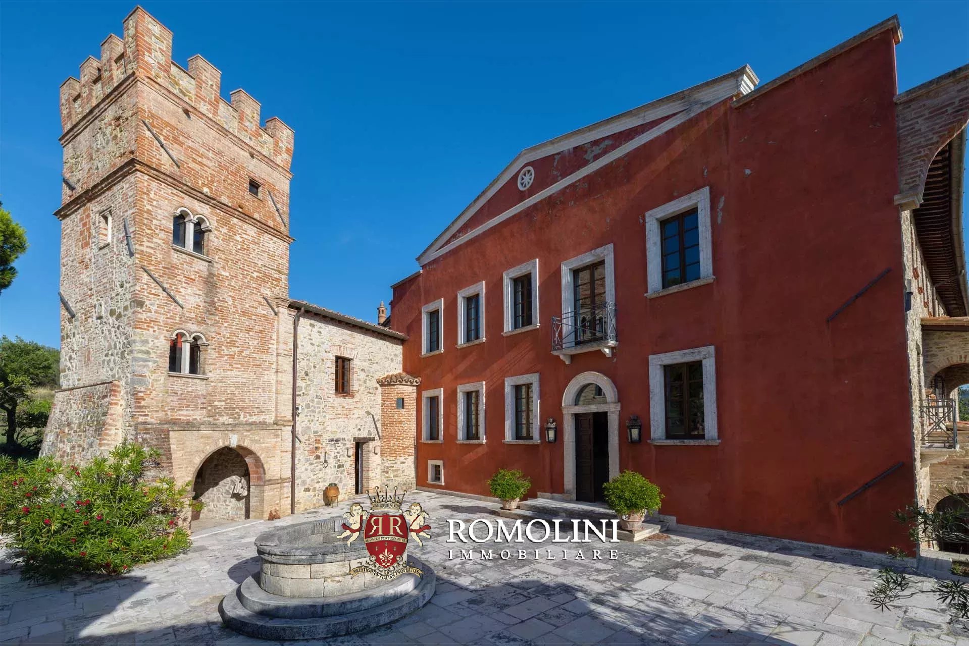 10 Bedroom Villa/Townhouse's Image 16
