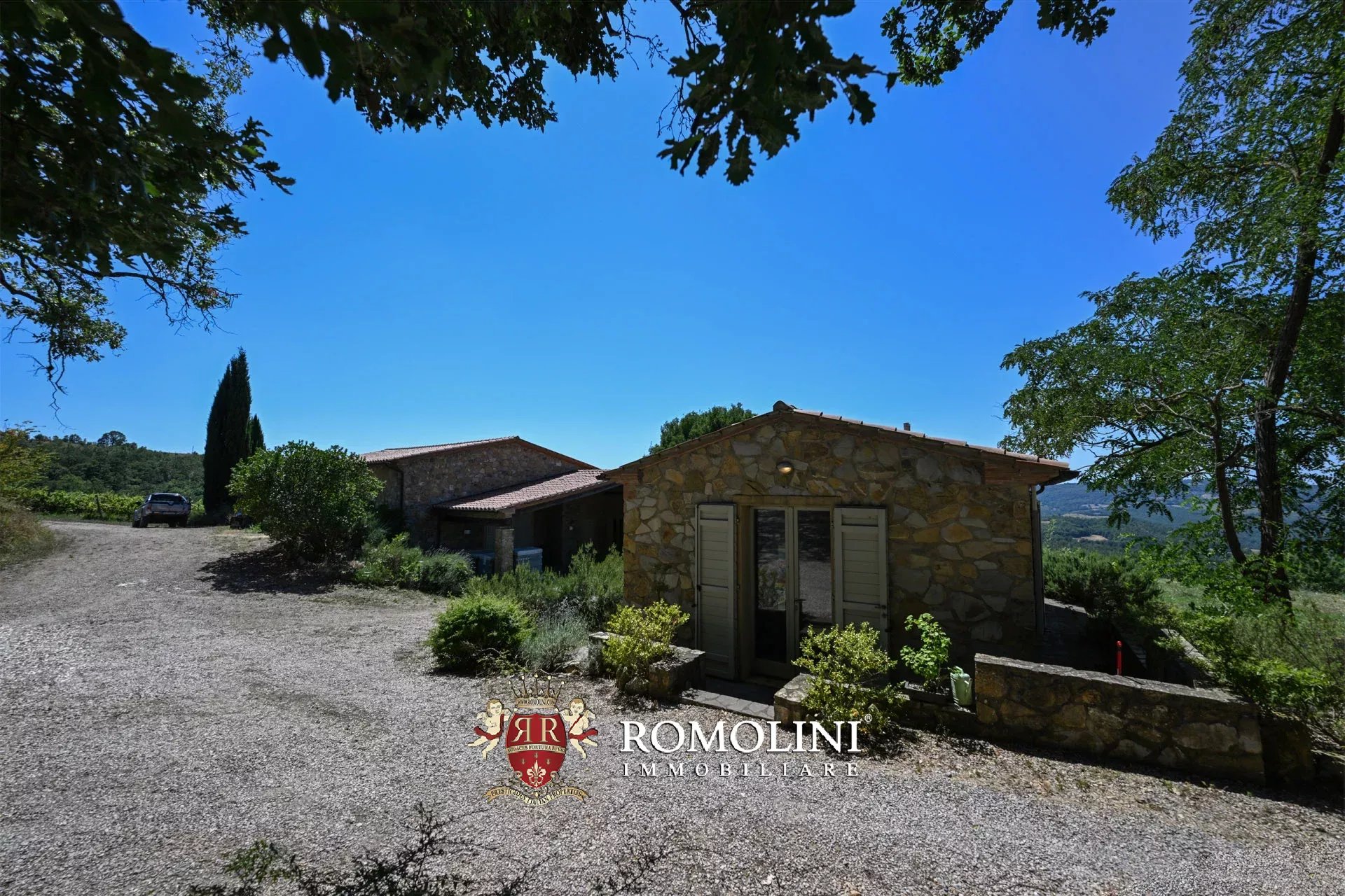 6 Bedroom Vineyard's Image 30
