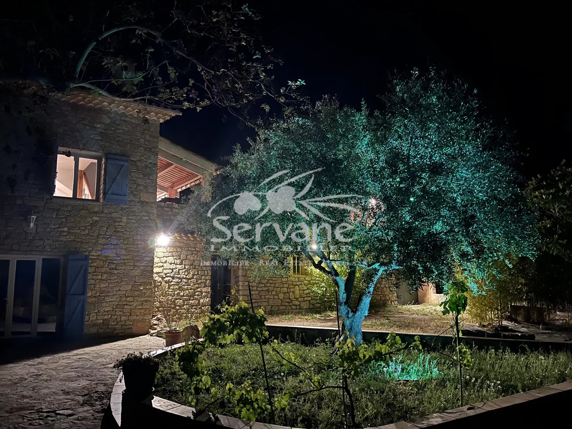 LORGUES CHARMING MAS IN PROVENCE WITH POOL