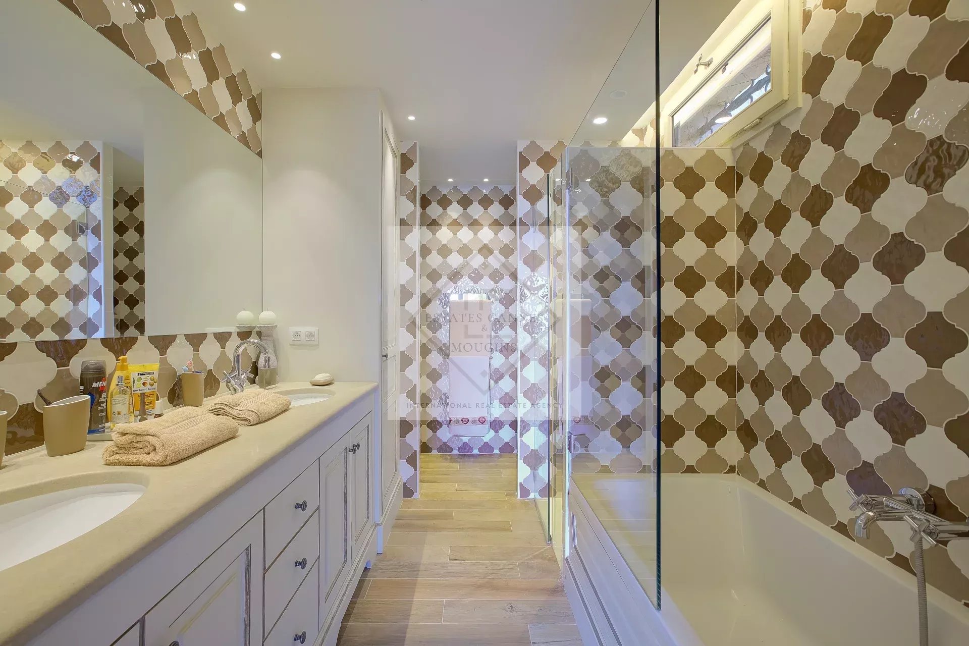 Villa  Provençale Rénovée au centre Mougins — photo 16